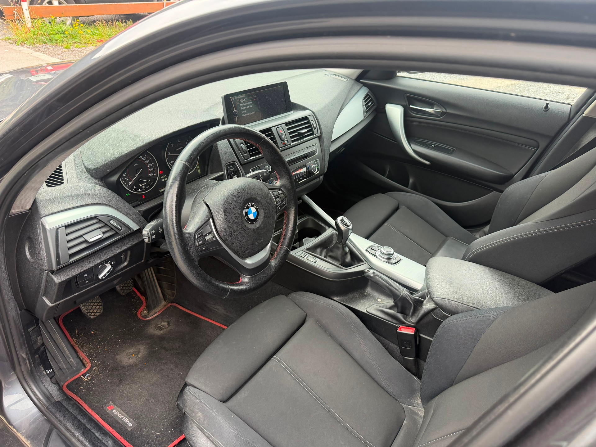 BMW 120d Sport Line-image-7