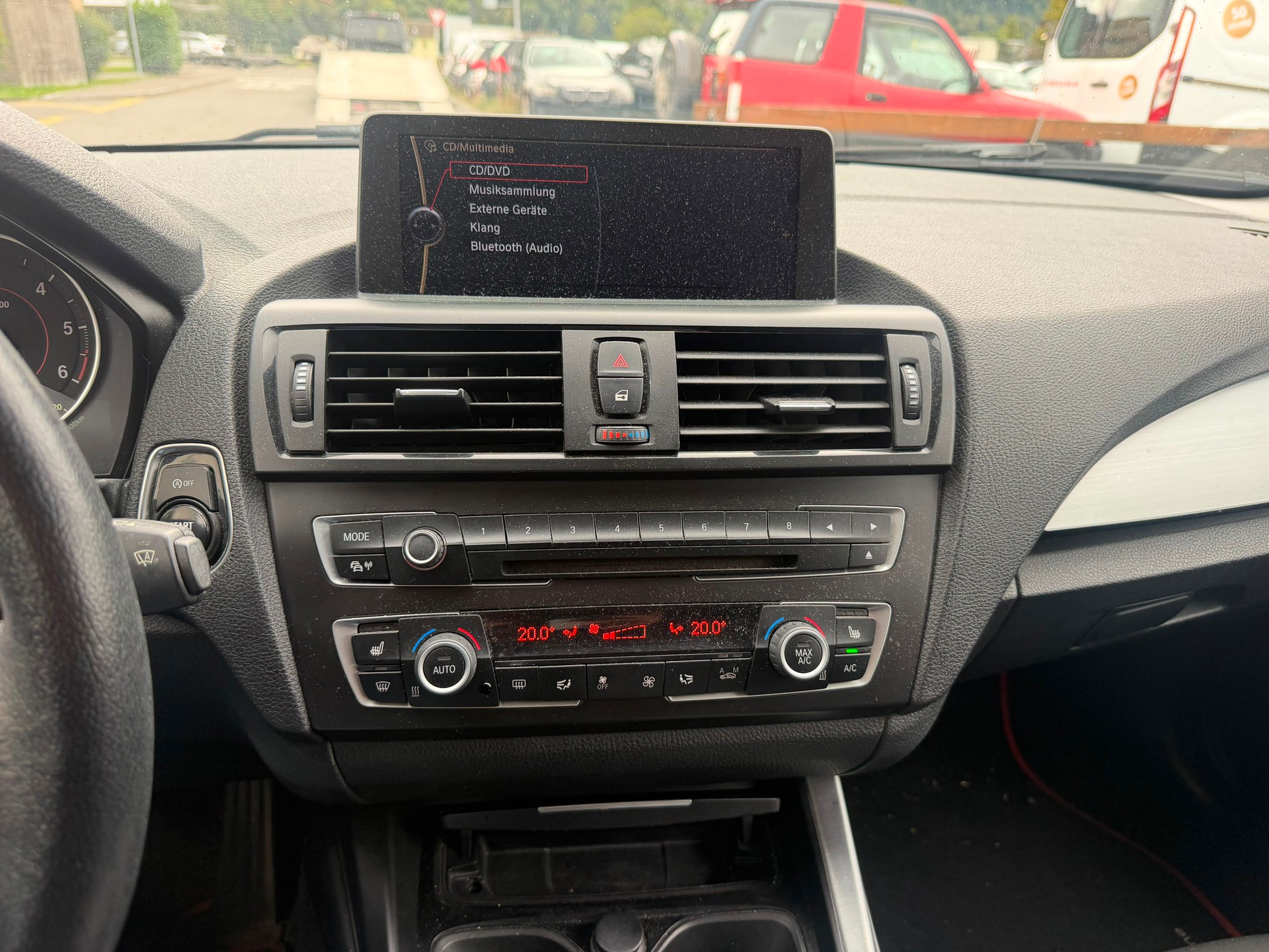 BMW 120d Sport Line-image-8