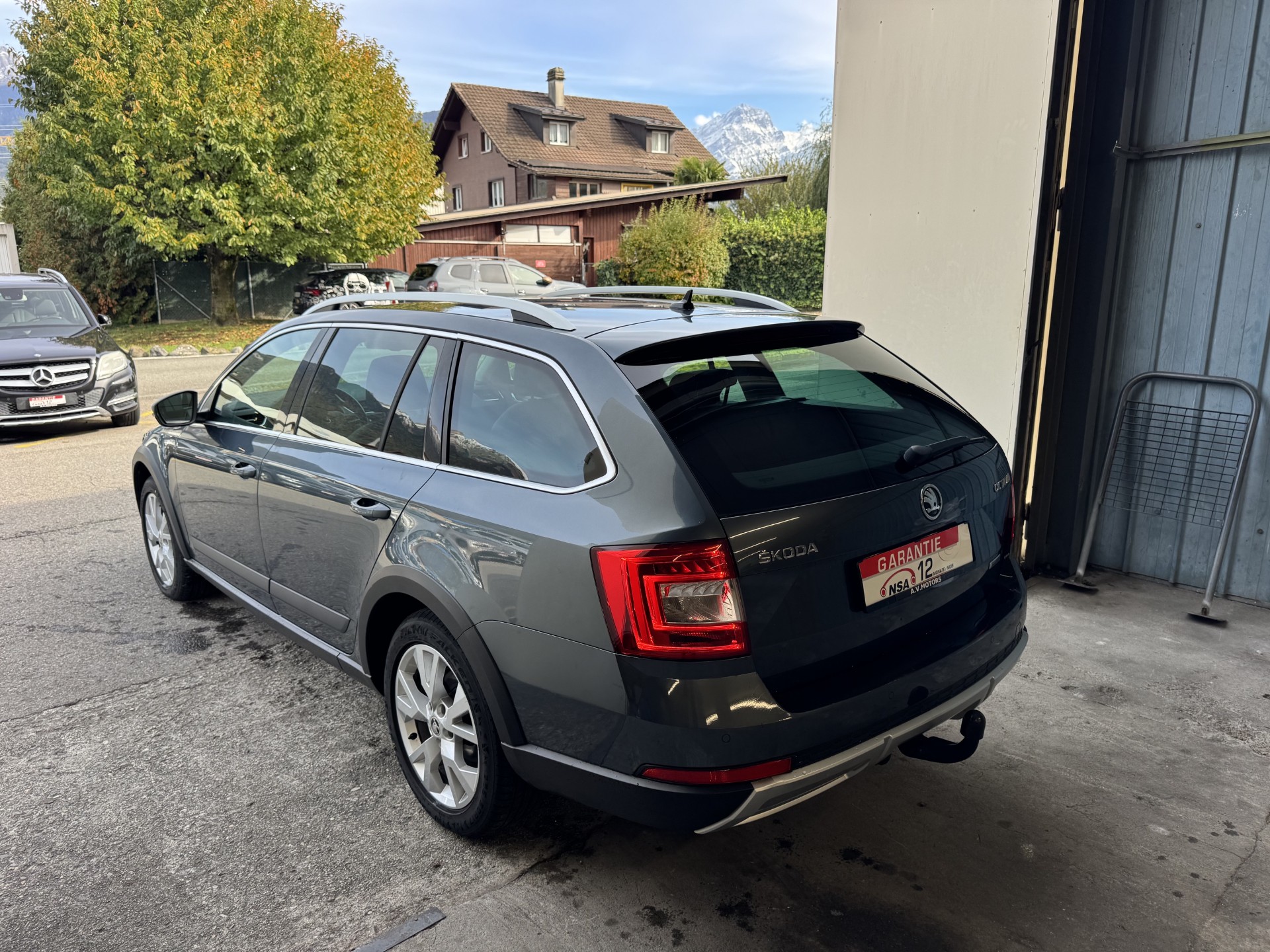 SKODA Octavia Combi 2.0 TDI Scout 4x4 DSG-image-3
