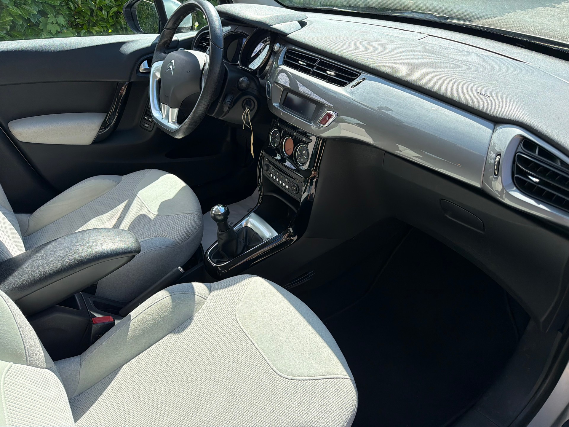 CITROEN C3 1.6i 16V Exclusive-image-5