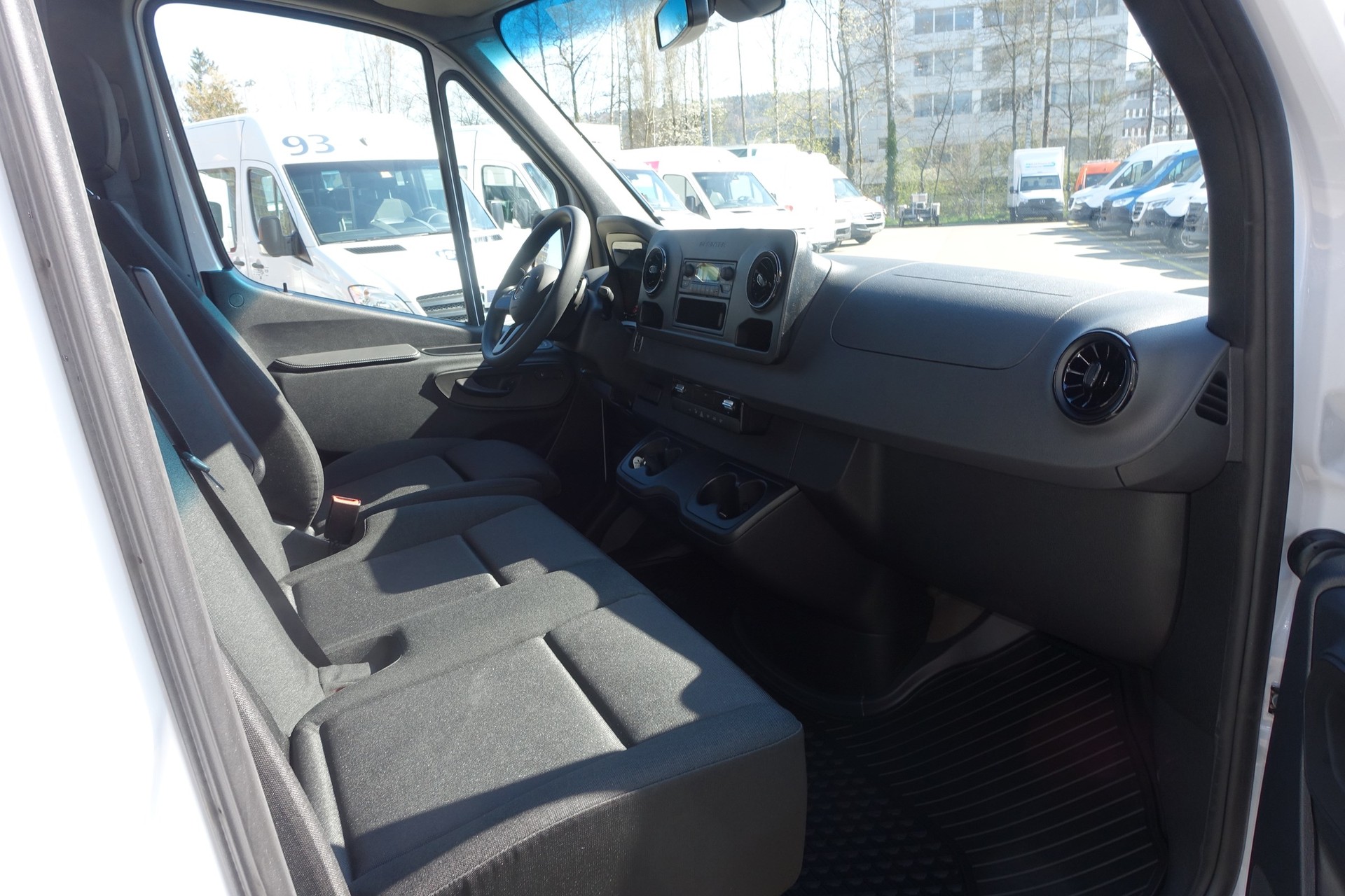 MERCEDES-BENZ eSprinter 312 47kWh Standard-image-8