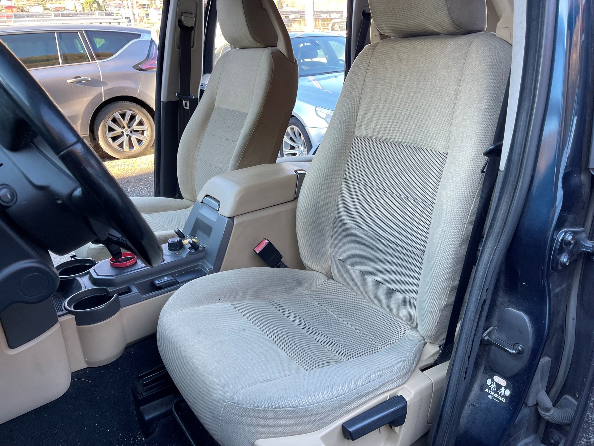 LAND ROVER Discovery 2.7d V6 SE-image-9