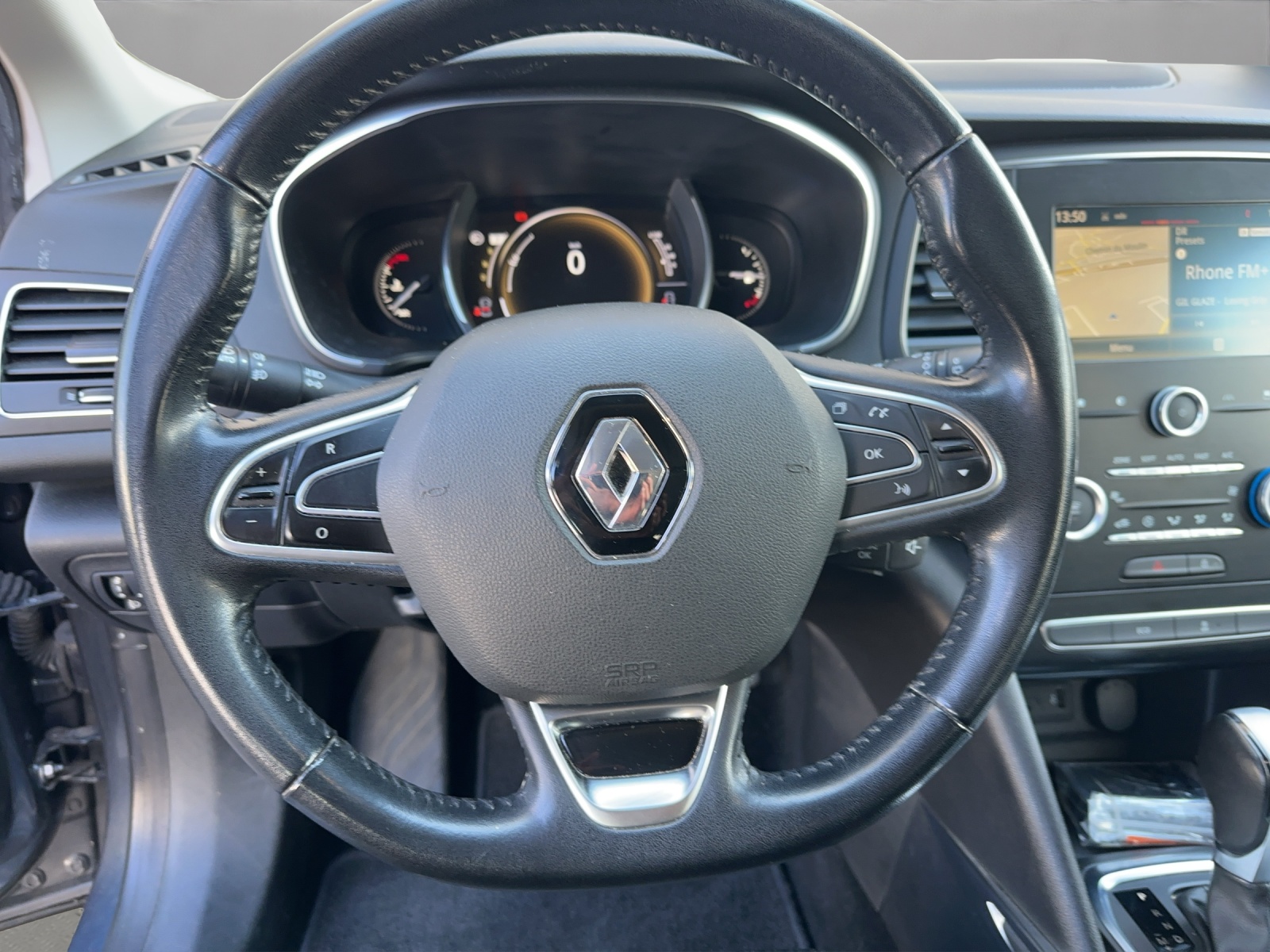 RENAULT Mégane Grandtour 1.2 16V Turbo Bose EDC-image-9