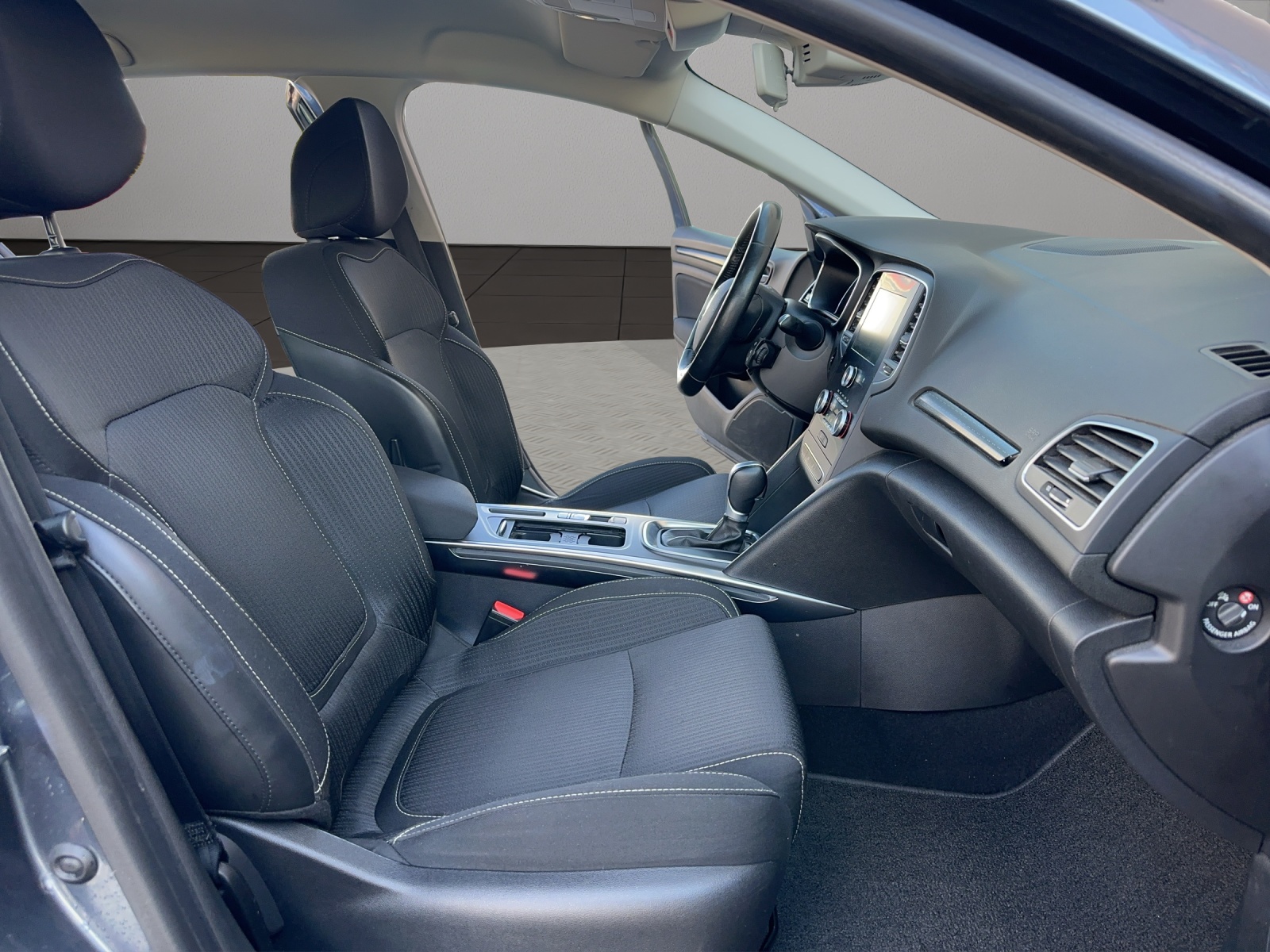 RENAULT Mégane Grandtour 1.2 16V Turbo Bose EDC-image-16
