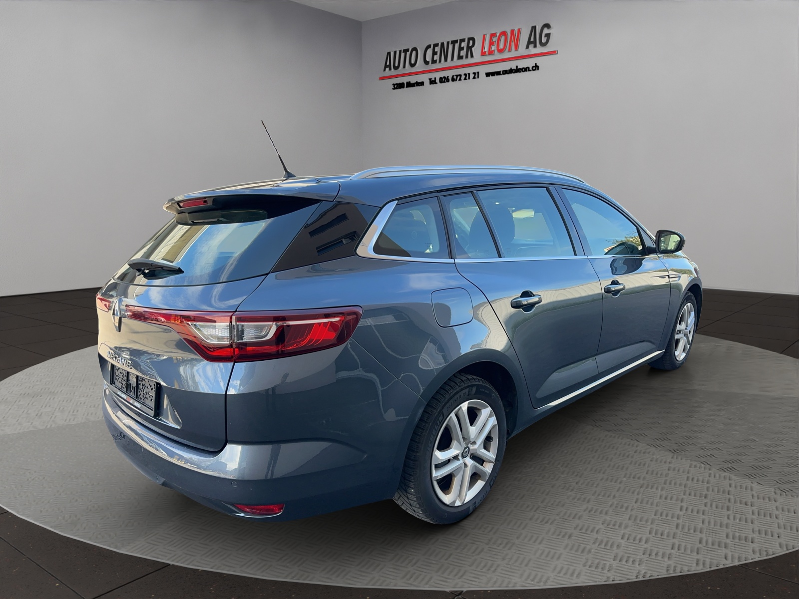 RENAULT Mégane Grandtour 1.2 16V Turbo Bose EDC-image-5