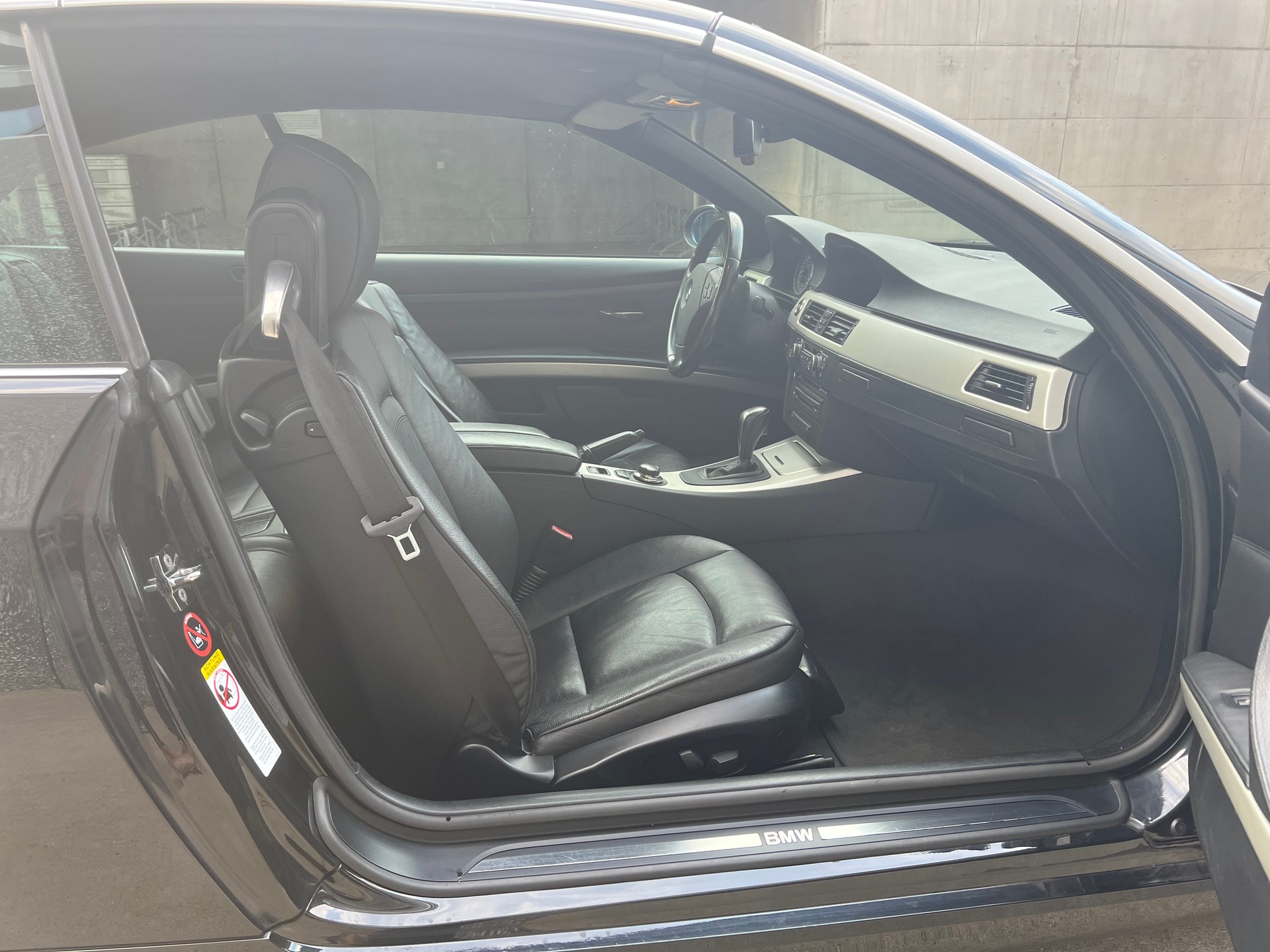 BMW 325i Cabriolet Steptronic-image-10