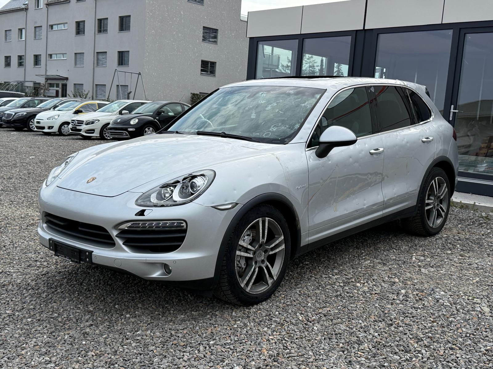 PORSCHE Cayenne S Hybrid *HAGELSCHADEN* **Jetzt nur noch CHF 7'900.- statt CHF 13'900.-**-image-5