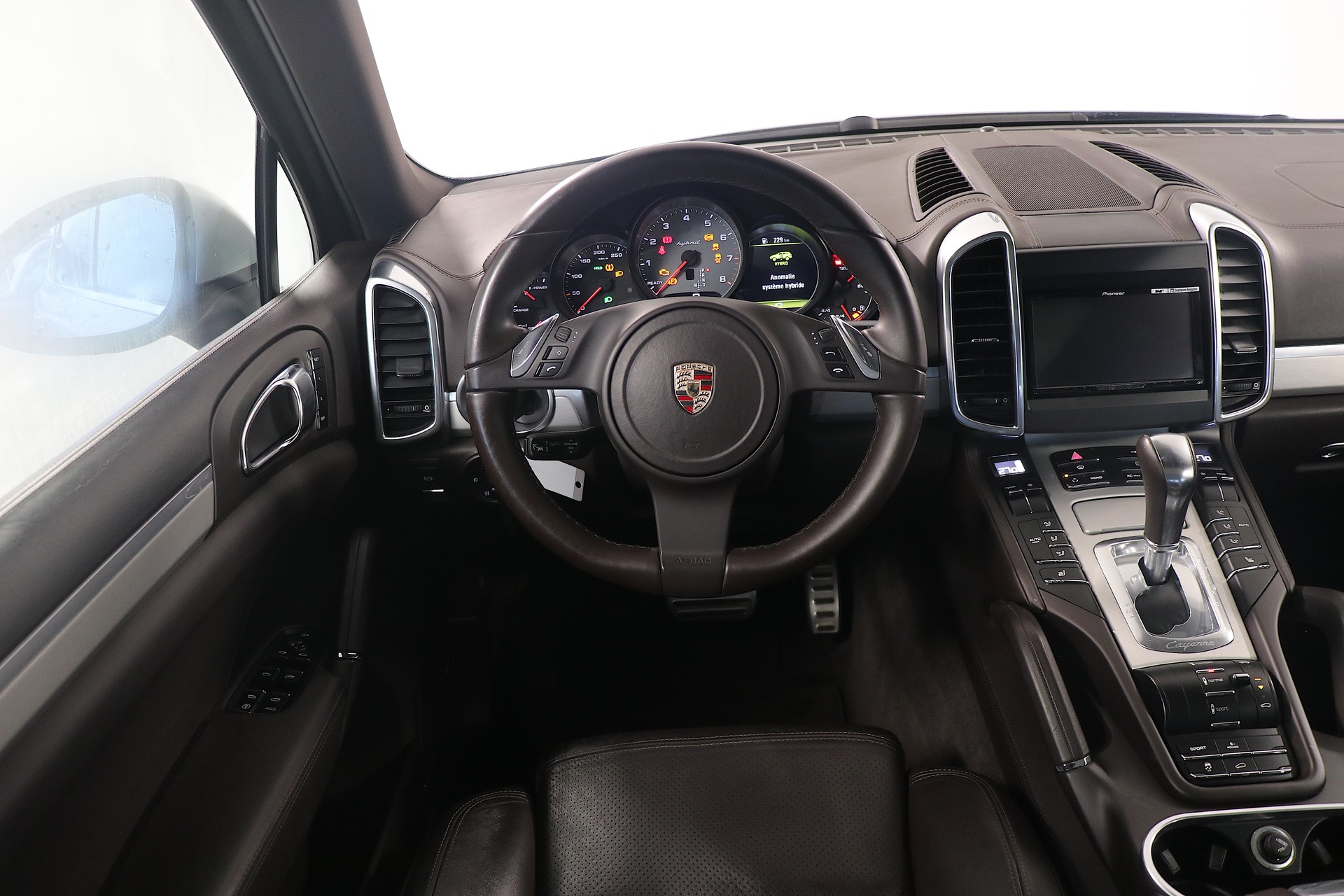 PORSCHE Cayenne S Hybrid-image-8