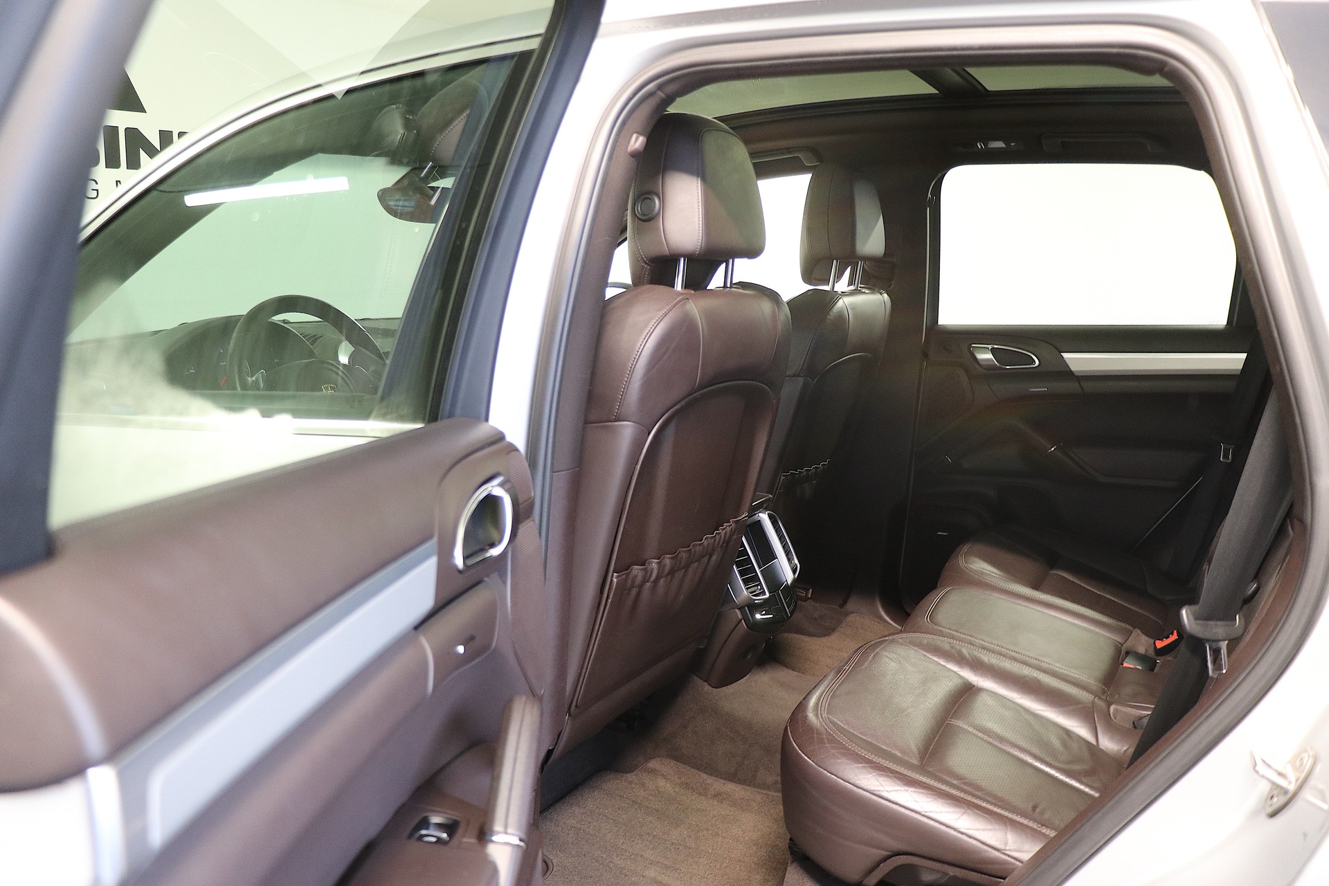 PORSCHE Cayenne S Hybrid-image-14