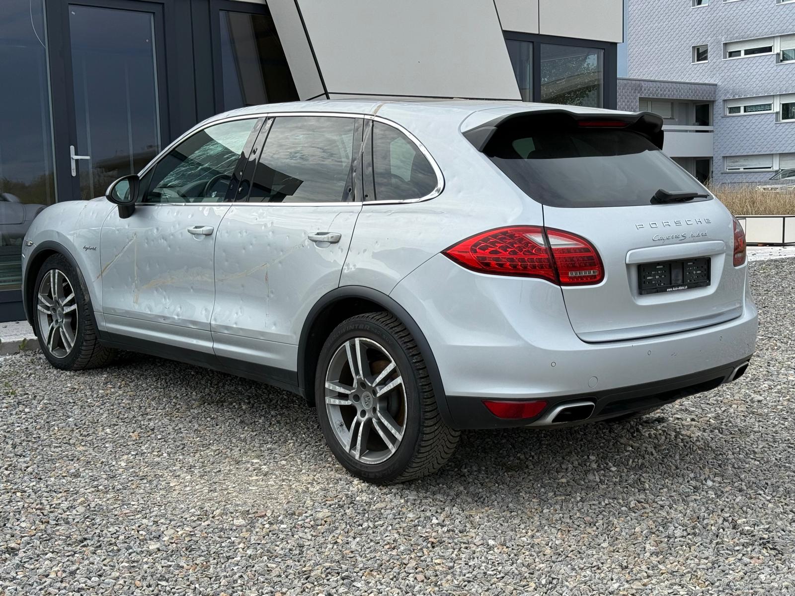 PORSCHE Cayenne S Hybrid *HAGELSCHADEN* **Jetzt nur noch CHF 7'900.- statt CHF 13'900.-**-image-7
