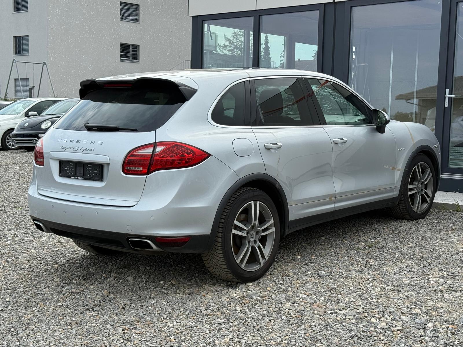 PORSCHE Cayenne S Hybrid *HAGELSCHADEN* **Jetzt nur noch CHF 7'900.- statt CHF 13'900.-**-image-6