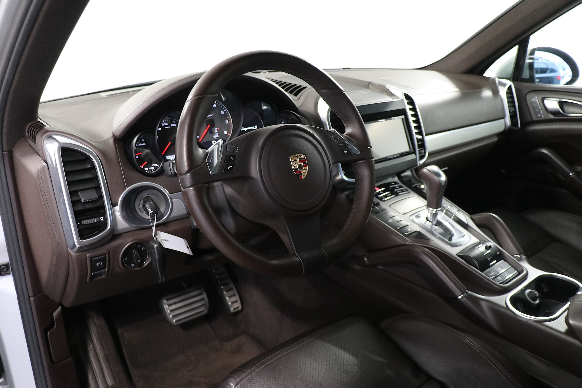 PORSCHE Cayenne S Hybrid-image-7