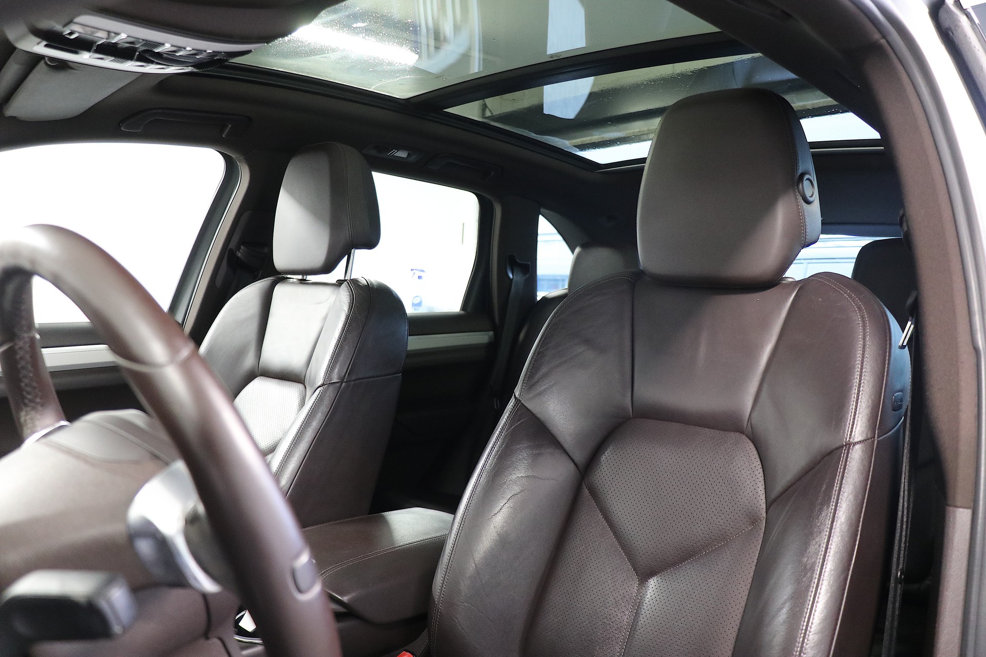 PORSCHE Cayenne S Hybrid-image-6