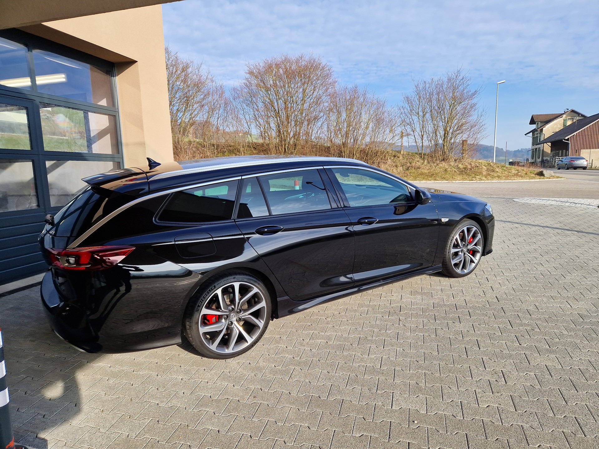 OPEL Insignia 2.0 T Sports Tourer GSi Automatic-image-2