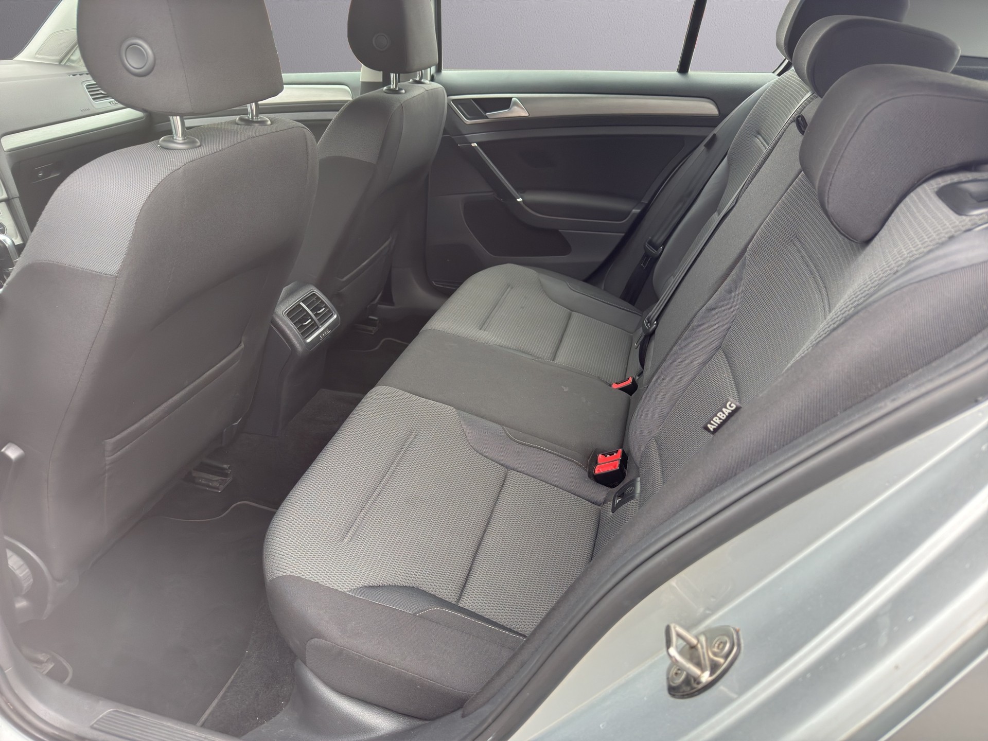 VW Golf 2.0 TDI Comfortline DSG-image-12