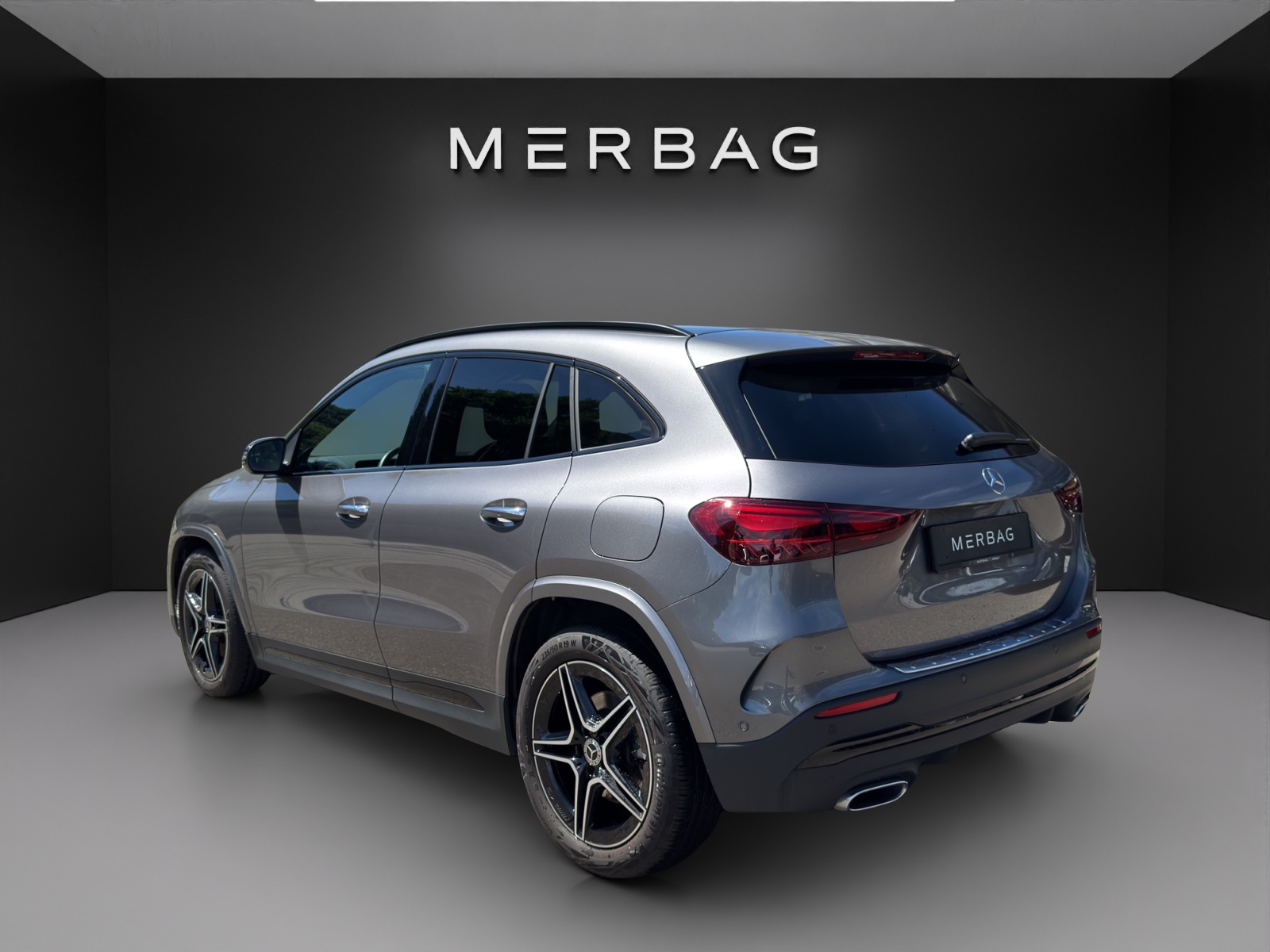 MERCEDES-BENZ GLA 220d 4M Swiss Star-image-2