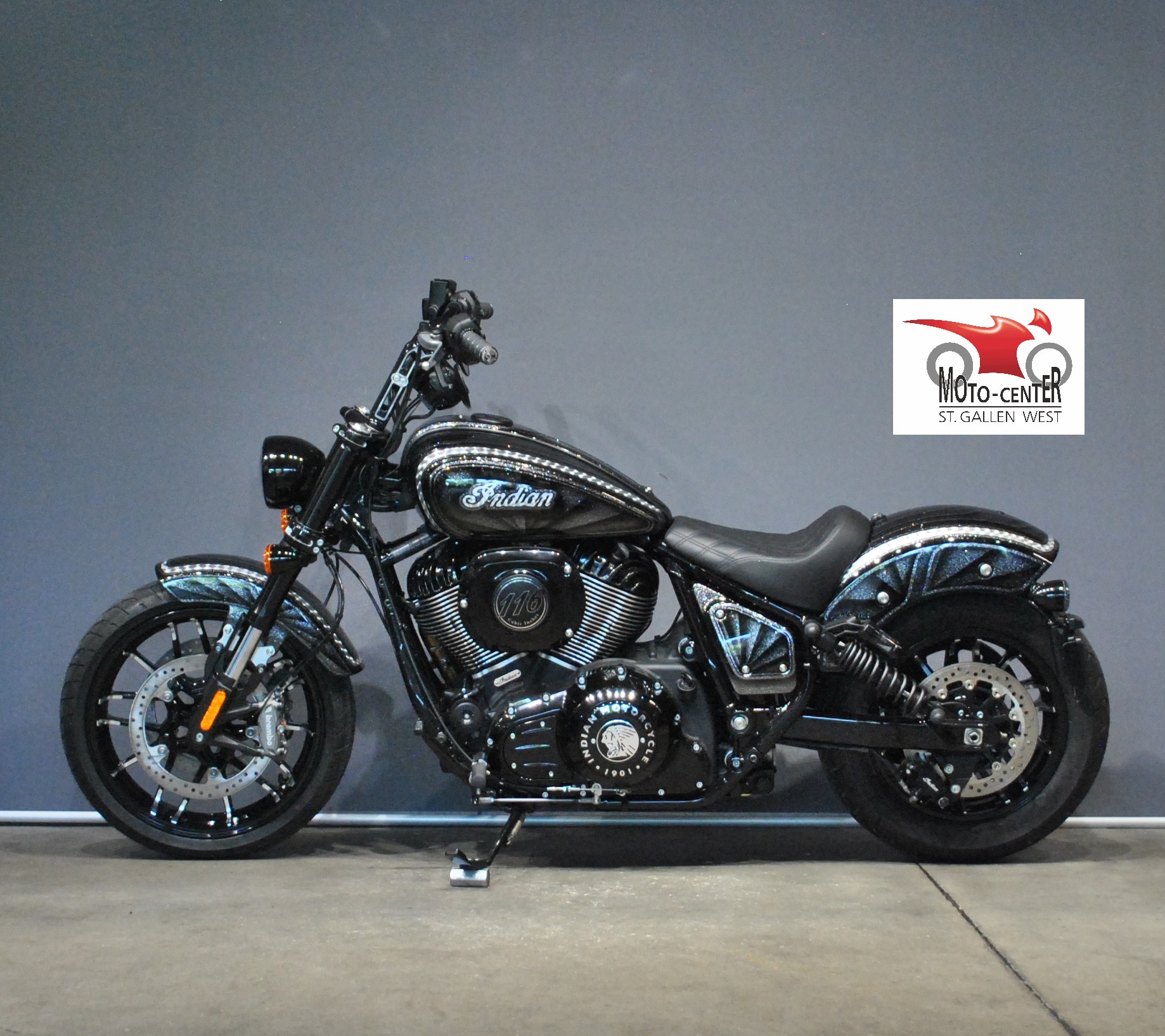 INDIAN Sport Chief-showroom-element-2