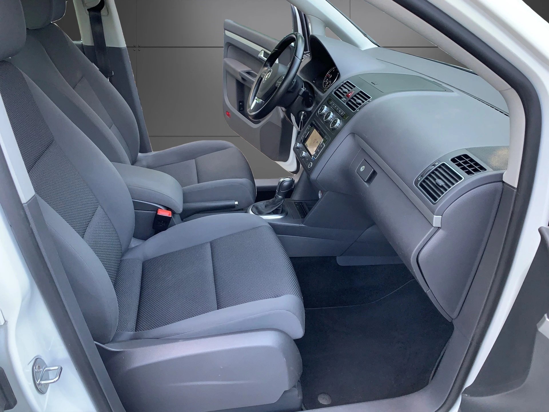 VW Touran 1.6 TDI BlueMotion Technology Trendline DSG-image-5