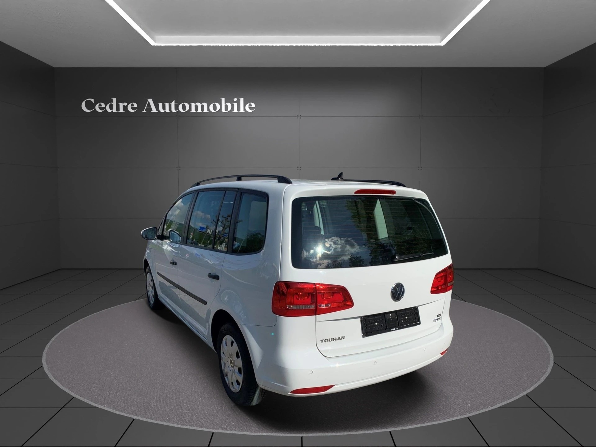 VW Touran 1.6 TDI BlueMotion Technology Trendline DSG-image-3