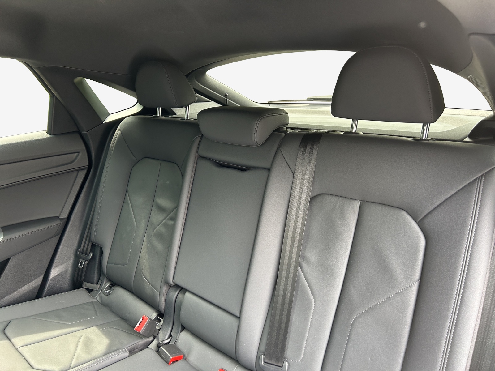 AUDI Q3 Sportback 45 TFSI quattro S-tronic-image-11