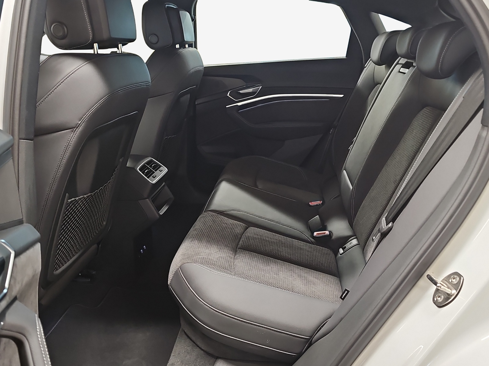 AUDI e-tron 50 Sportback S Line Attraction quattro-image-12