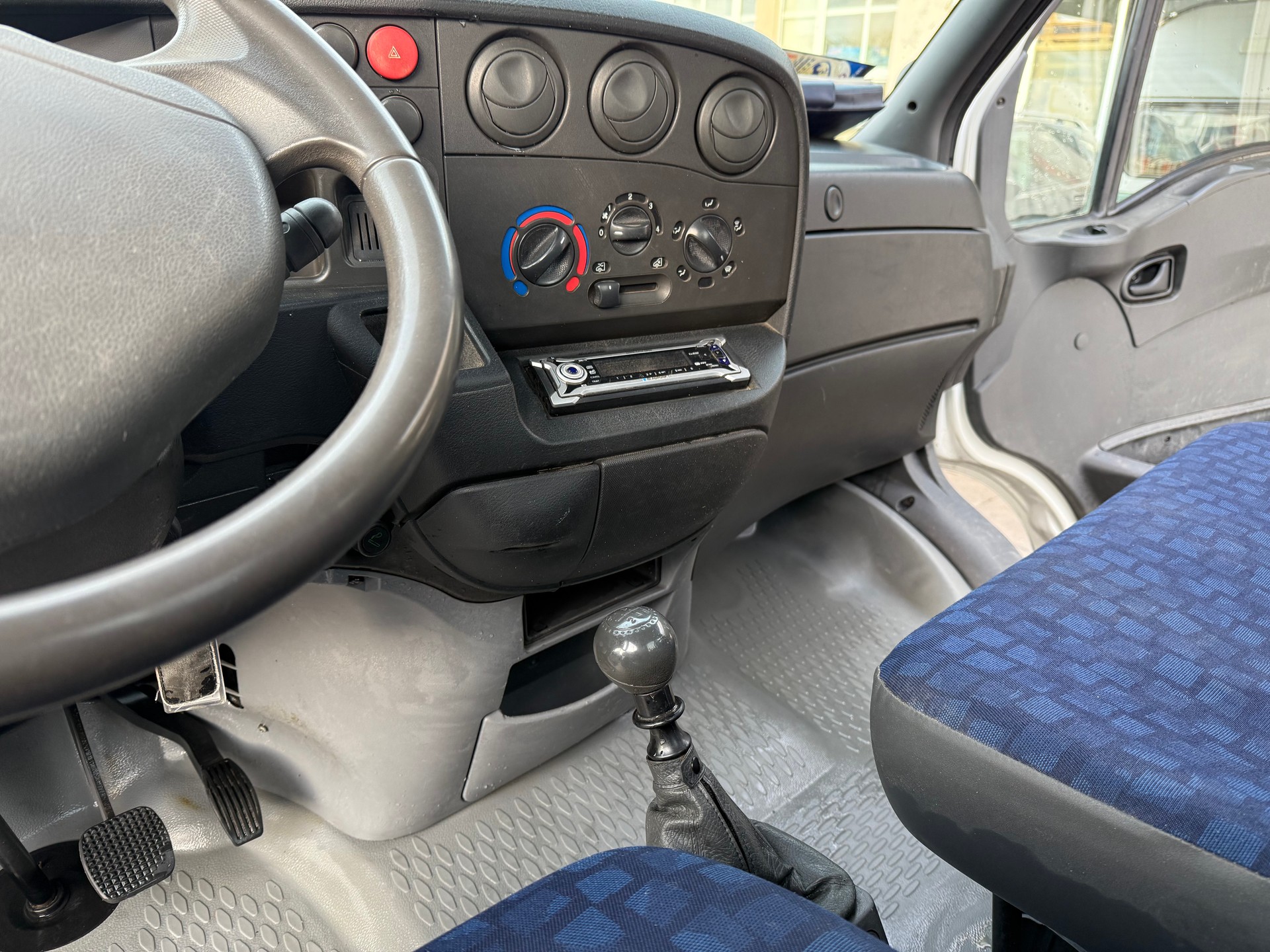 IVECO 35c13-image-10