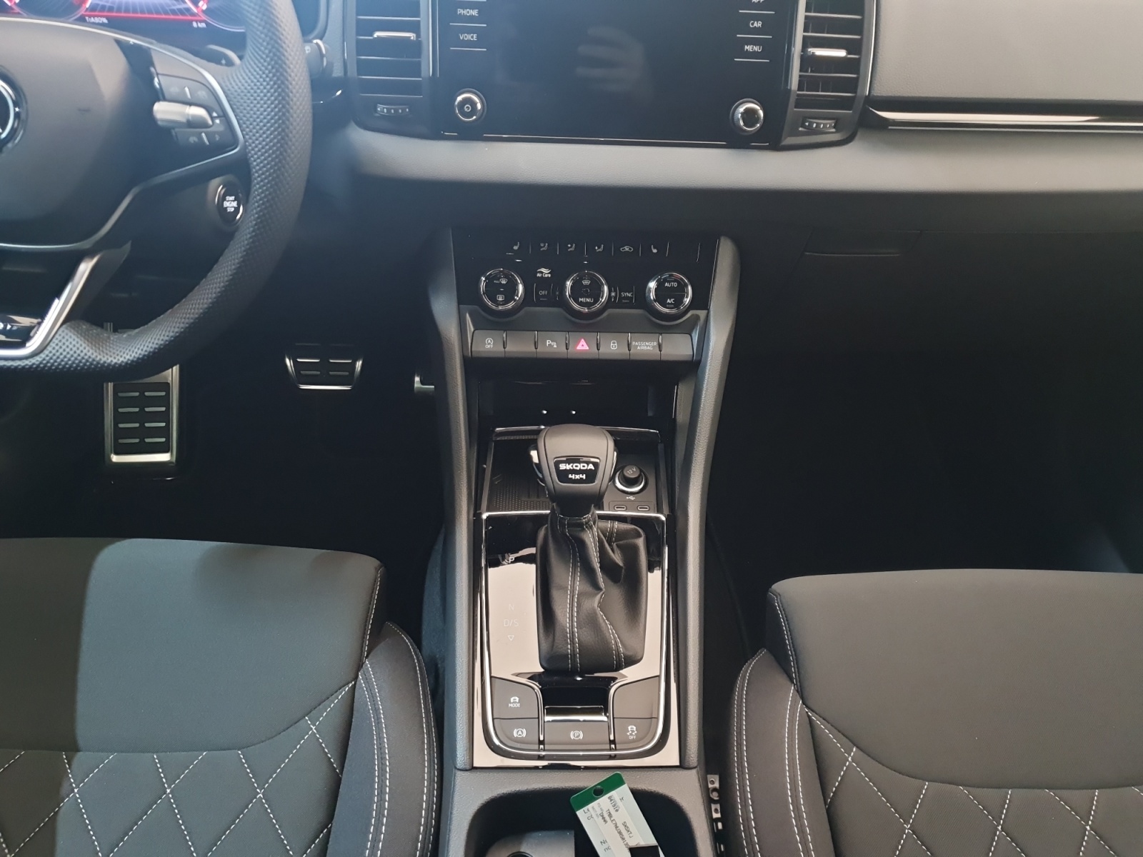SKODA Karoq 2.0 TSI SportLine 4x4 DSG-image-10