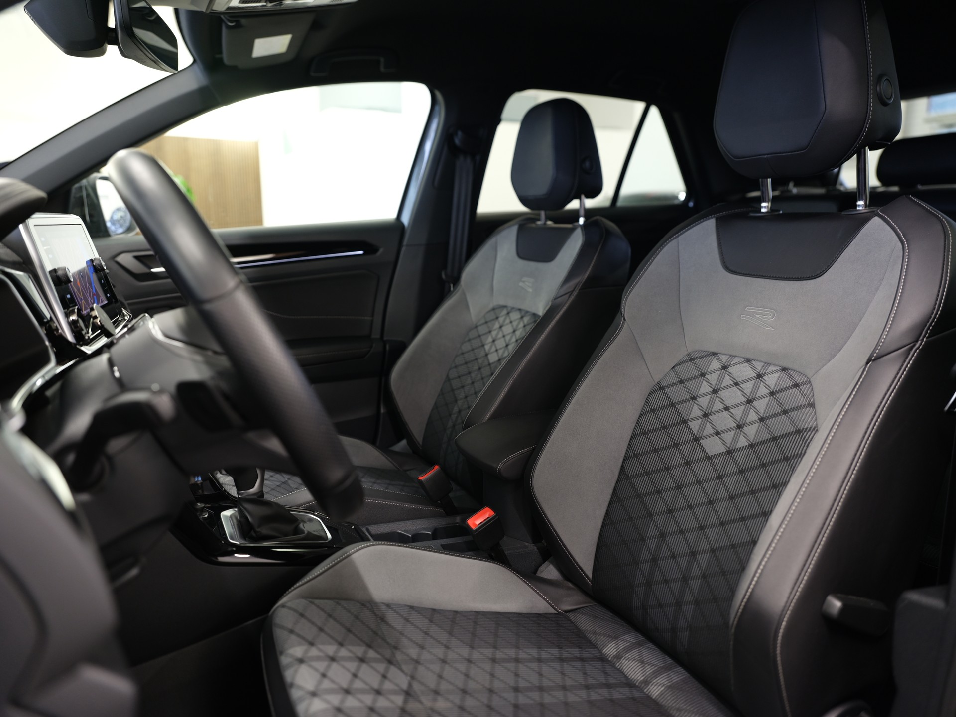 VW T-Roc 2.0 TDI SCR Sport DSG 4Motion *Rear View Rückfahrkamera* *Drive Pack Sport* *Sprachbedienung*-image-13