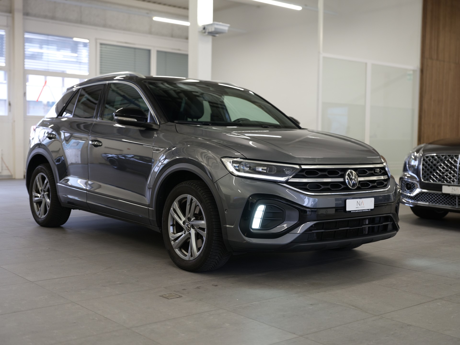 VW T-Roc 2.0 TDI SCR Sport DSG 4Motion *Rear View Rückfahrkamera* *Drive Pack Sport* *Sprachbedienung*-image-1