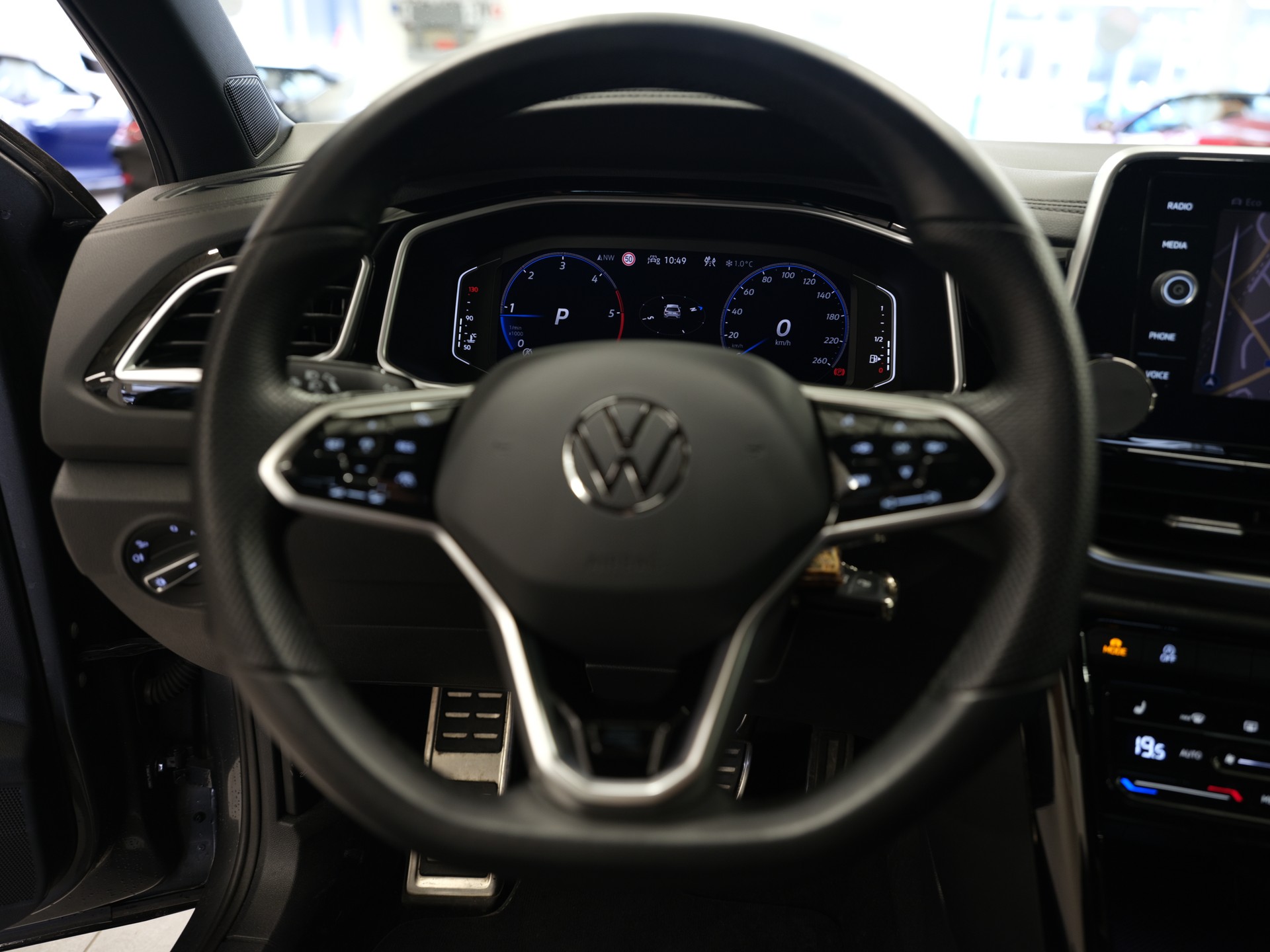 VW T-Roc 2.0 TDI SCR Sport DSG 4Motion *Rear View Rückfahrkamera* *Drive Pack Sport* *Sprachbedienung*-image-14