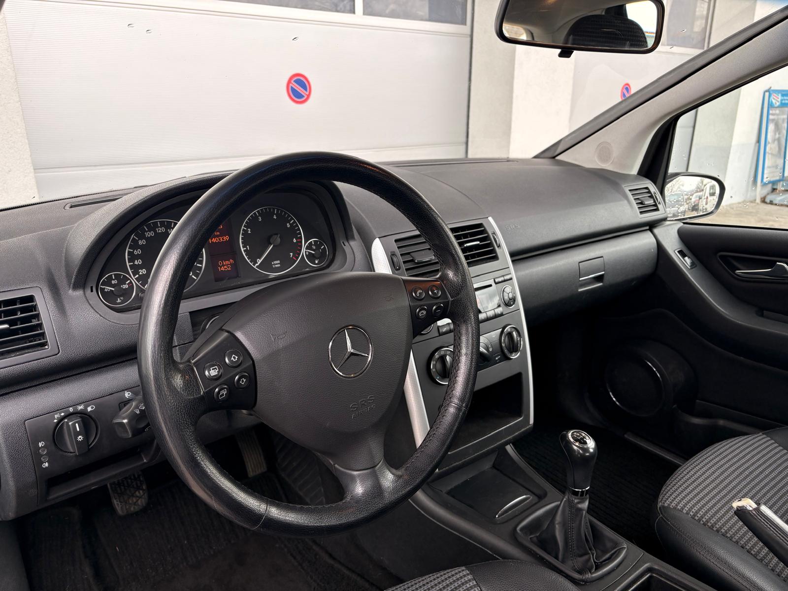 MERCEDES-BENZ A 150 Elégance-image-6