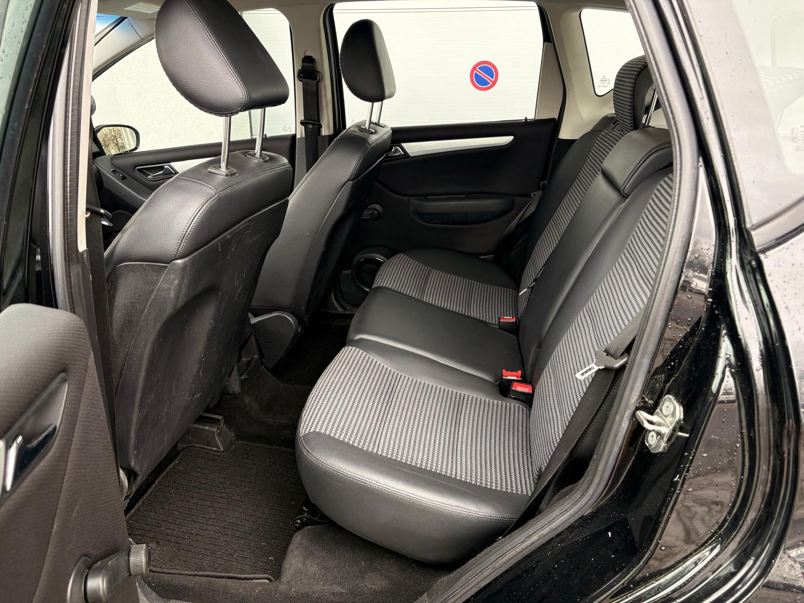 MERCEDES-BENZ A 150 Elégance-image-9