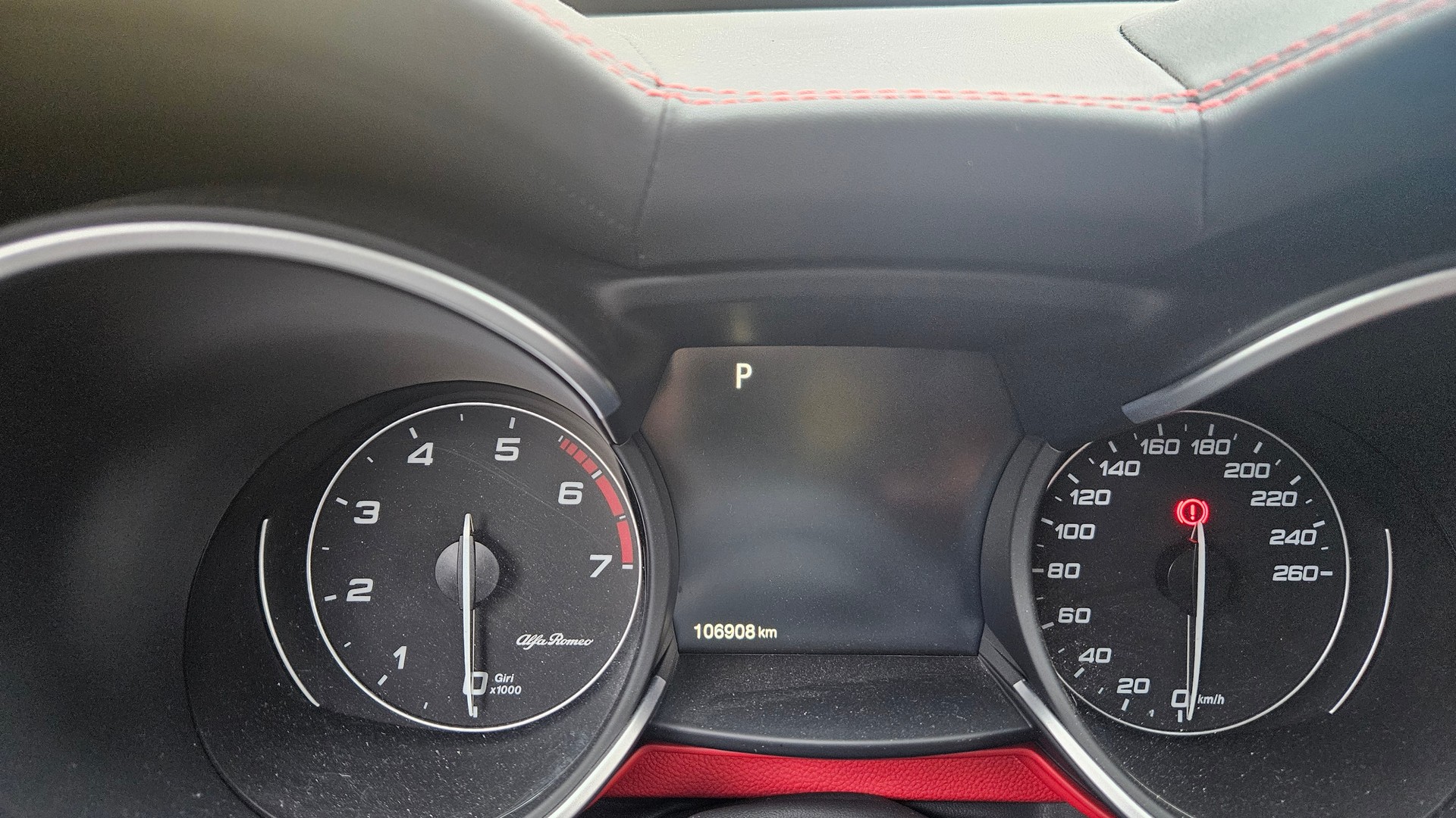 ALFA ROMEO Stelvio 2.0 Executive Q4 Automatic-image-8