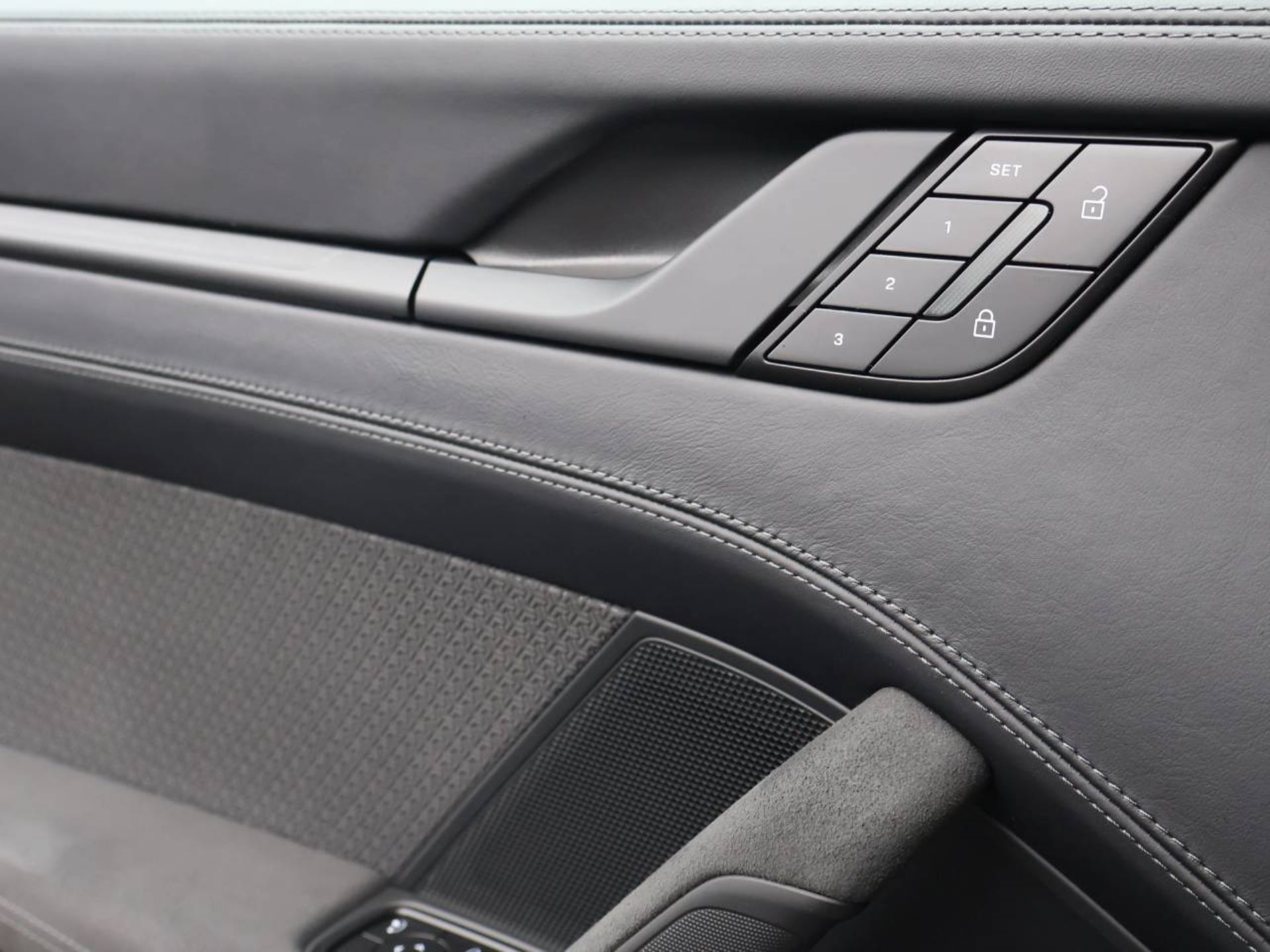 PORSCHE 911 Carrera GTS-image-24