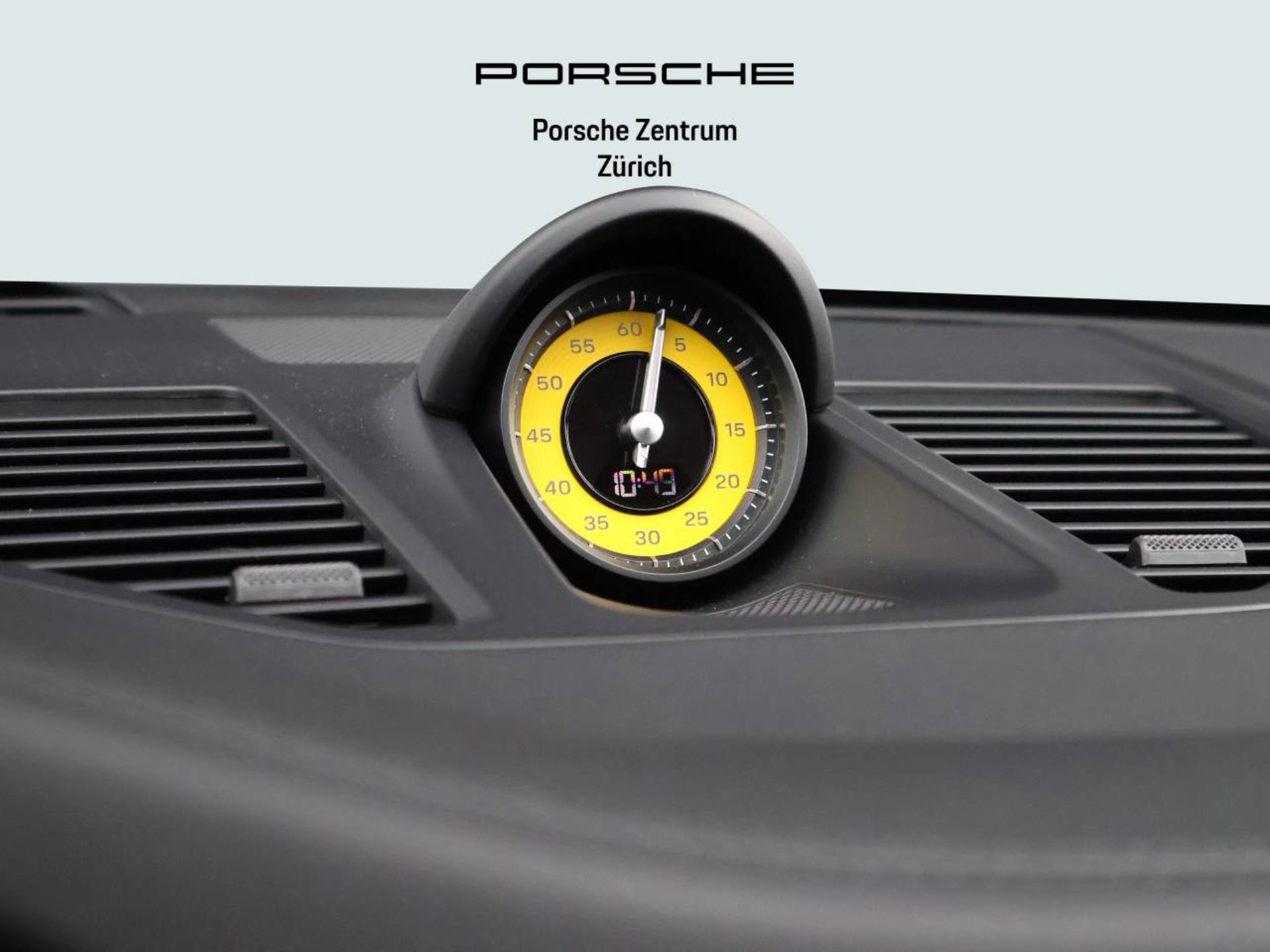 PORSCHE 911 Carrera GTS-image-15