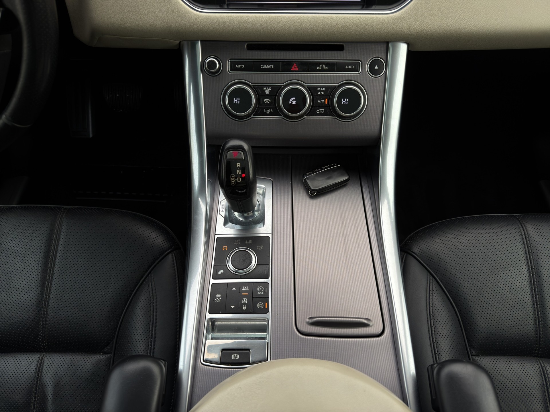 LAND ROVER Range Rover Sport 3.0 SDV6 HSE Automatic-image-14