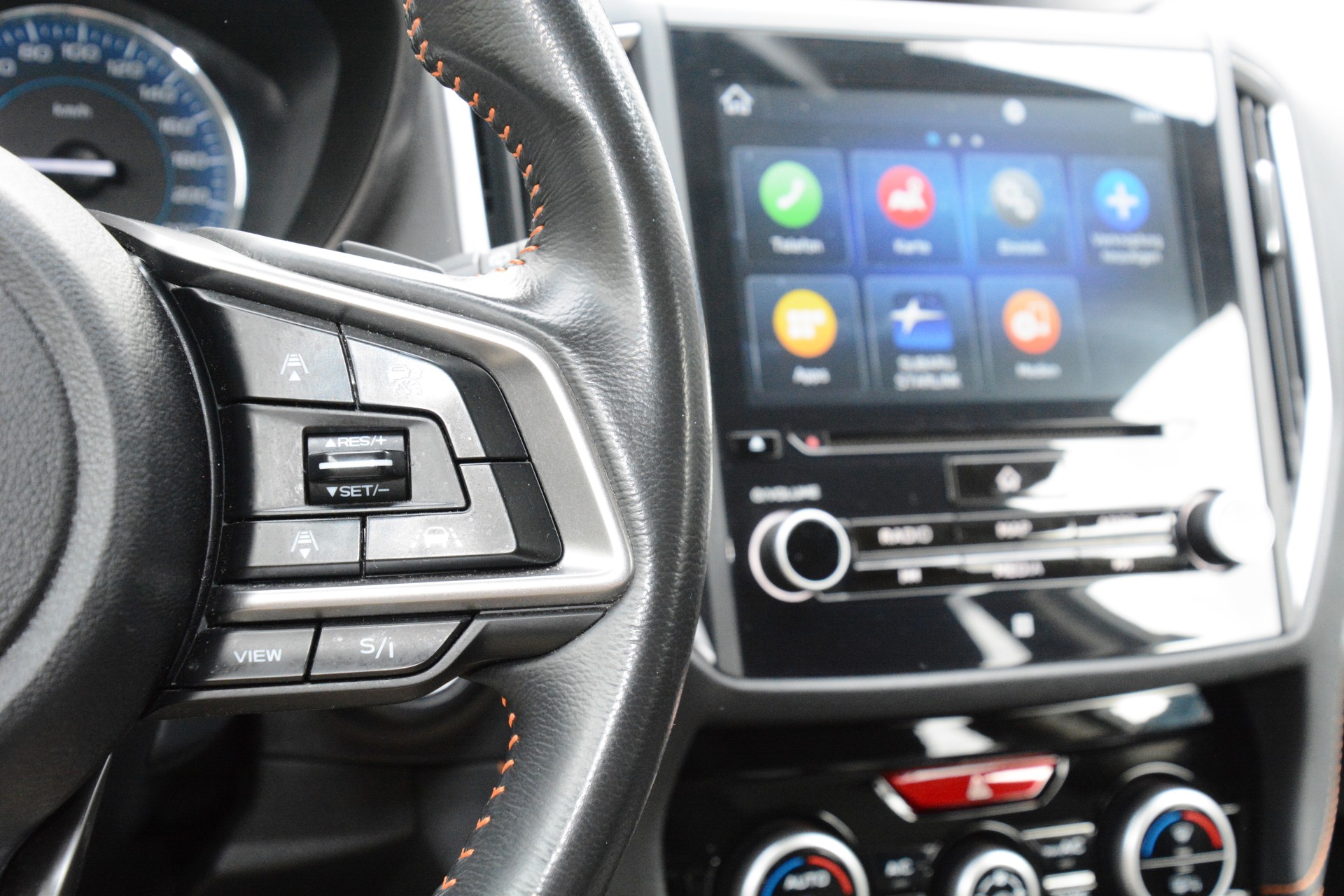 SUBARU XV 2.0 e-Boxer Luxury AWD Lineartronic-image-13