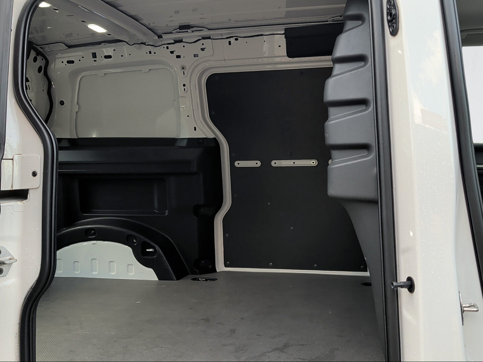 VW ID.Buzz Cargo 77kWh-image-6