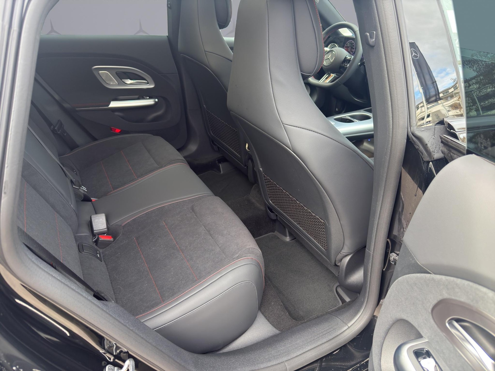 MERCEDES-BENZ CLA 220 AMG Line 4matic-image-17