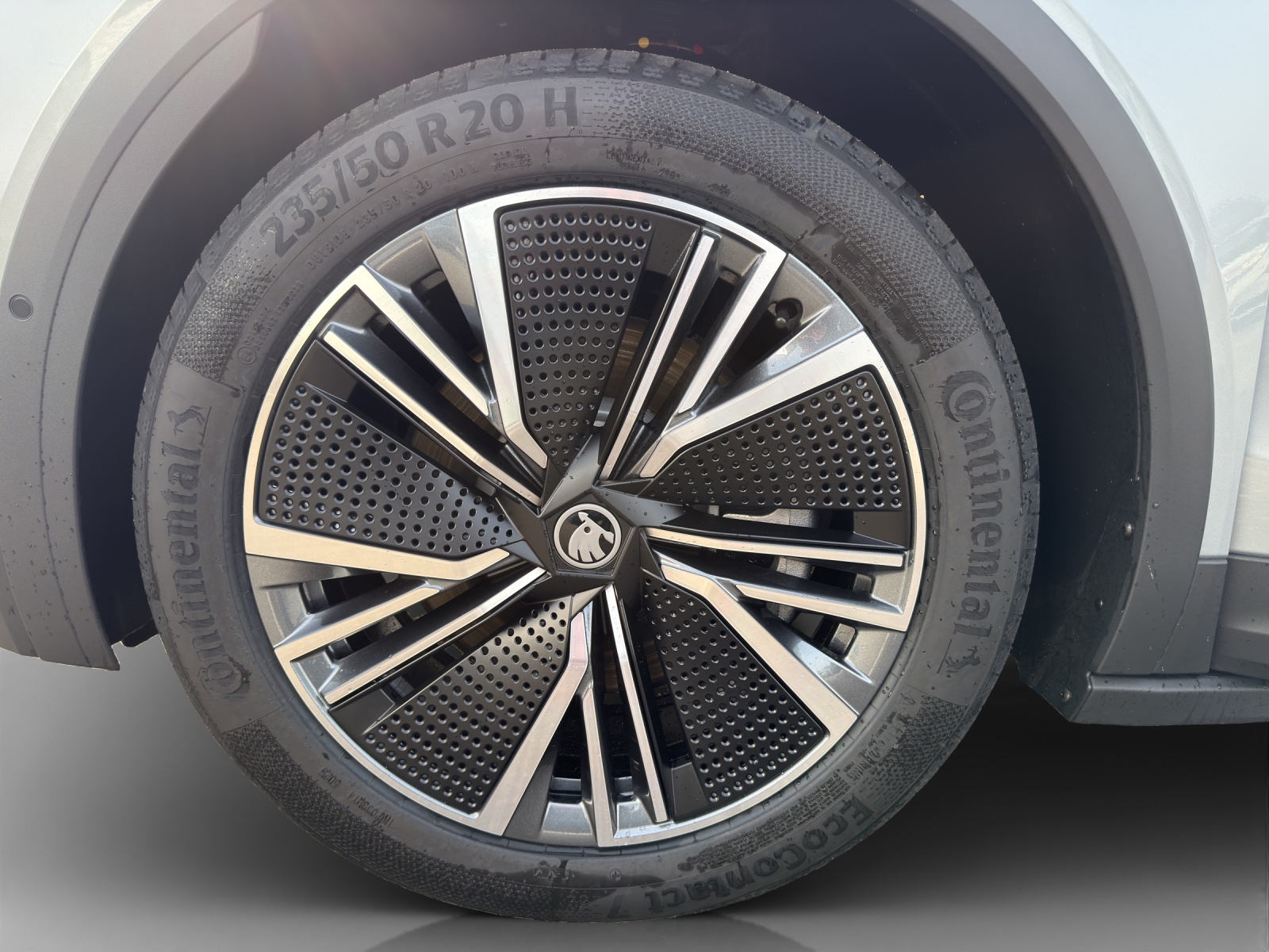 SKODA Elroq 85-image-14