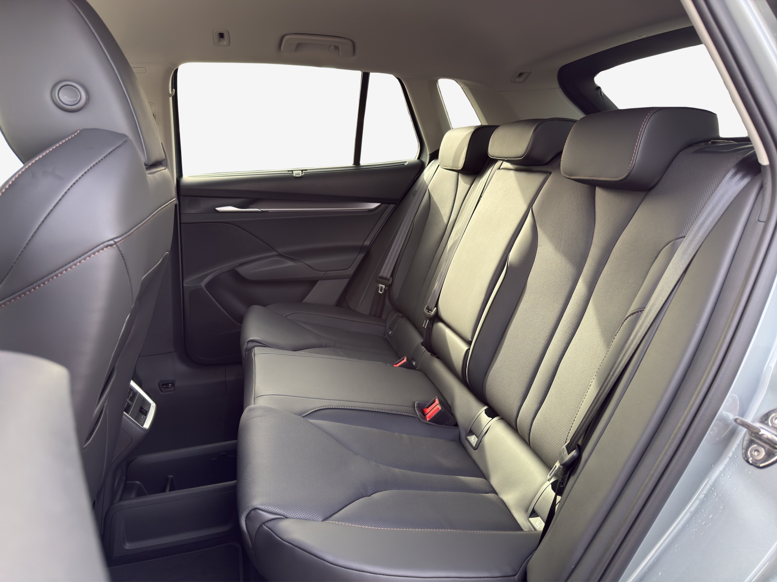 SKODA Elroq 85-image-11
