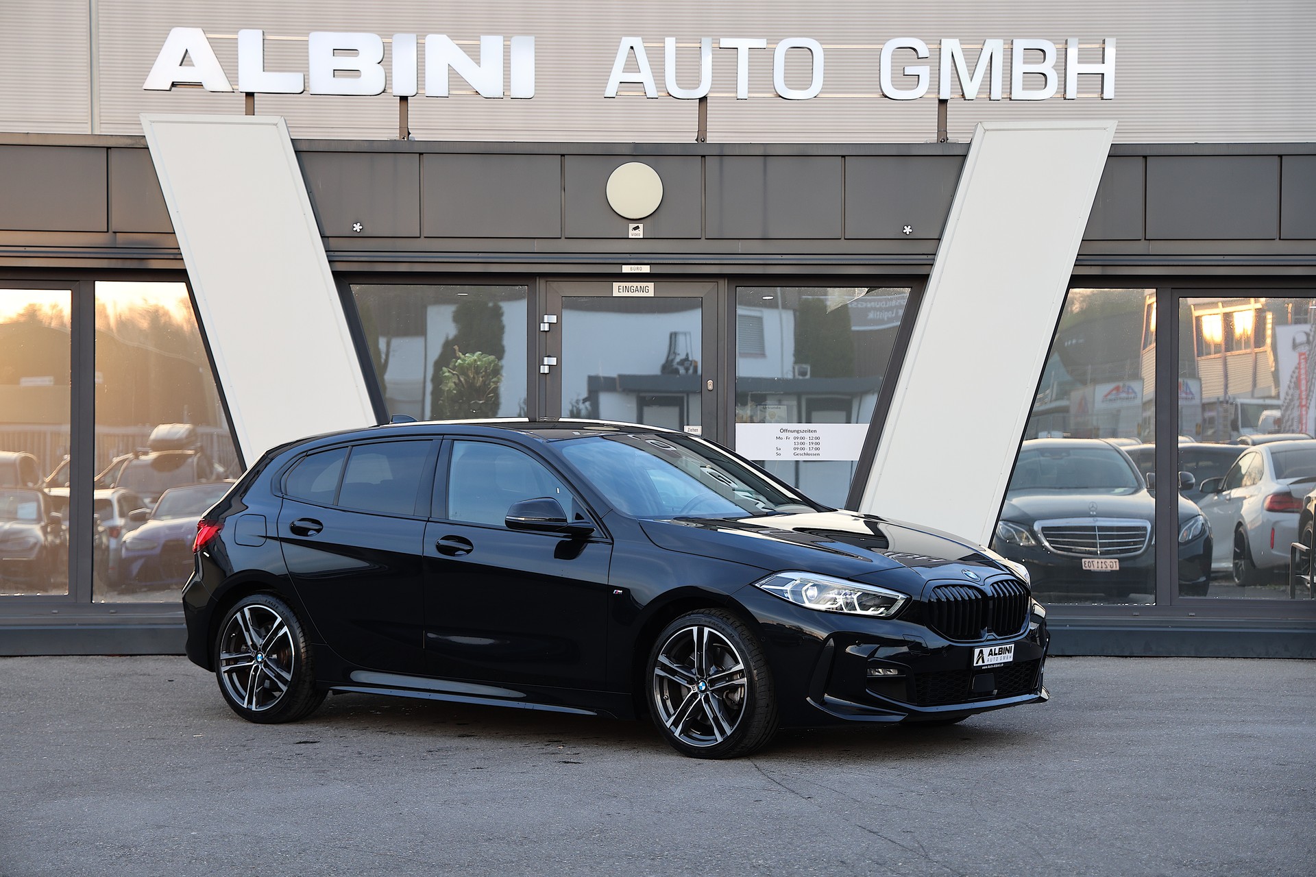 BMW 120d xDrive M-Sport Steptronic-image-1