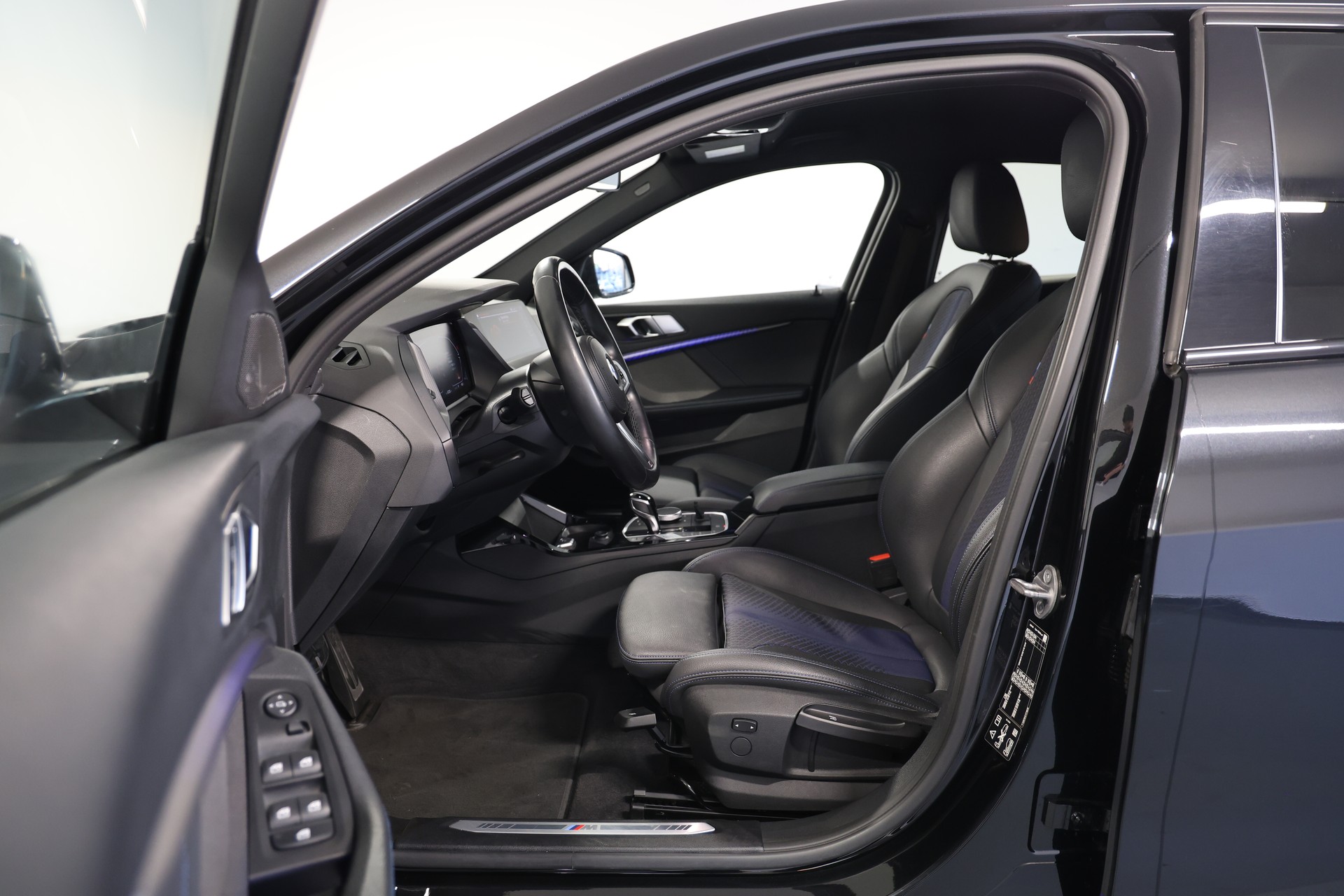 BMW 120d xDrive M-Sport Steptronic-image-5