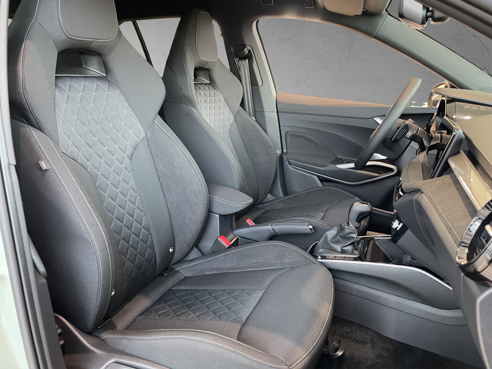 SKODA Fabia 1.0 TSI Dynamic DSG-image-6