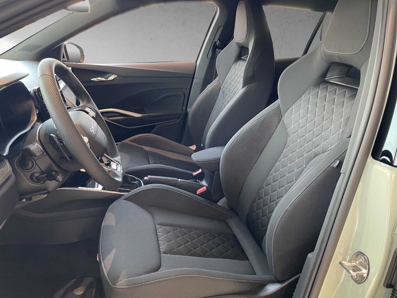 SKODA Fabia 1.0 TSI Dynamic DSG-image-5