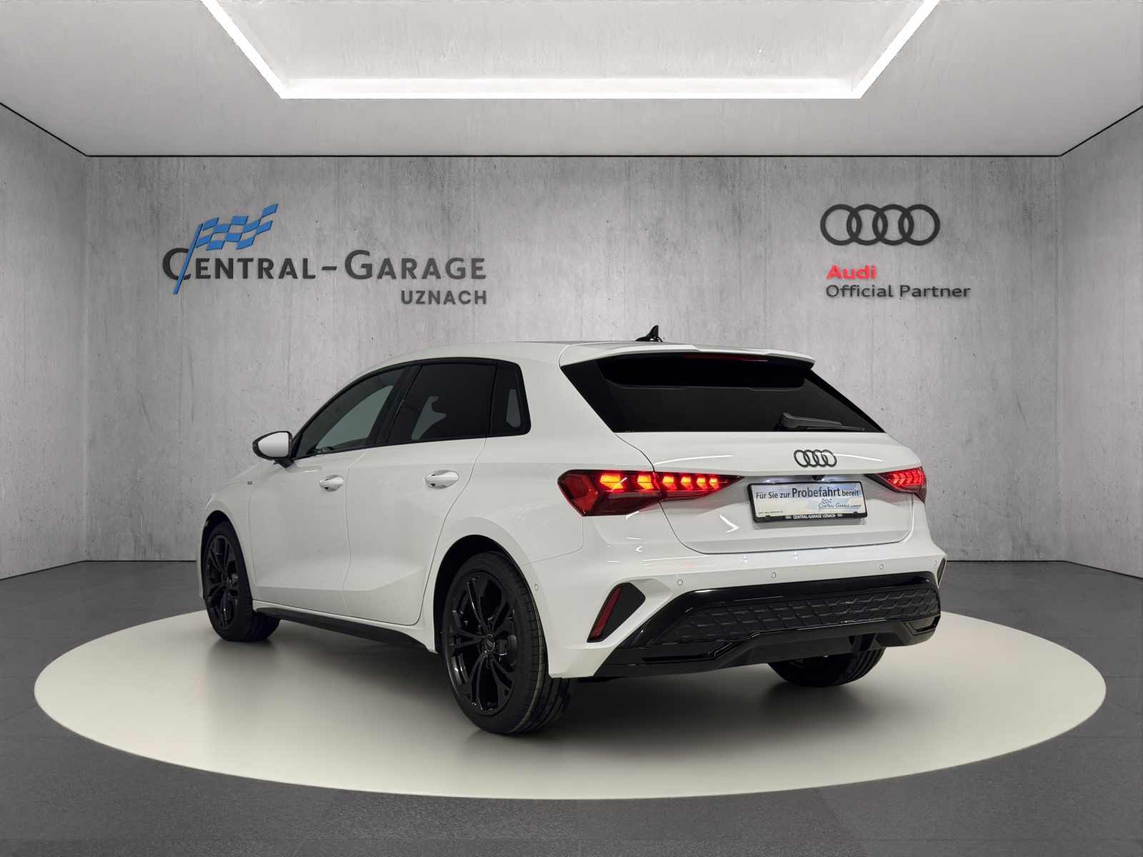 AUDI A3 Sportback TFSI 110 kW S line Attraction S tronic-image-2