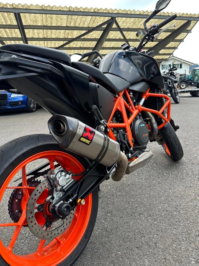 KTM 690 Duke R ABS-image-3