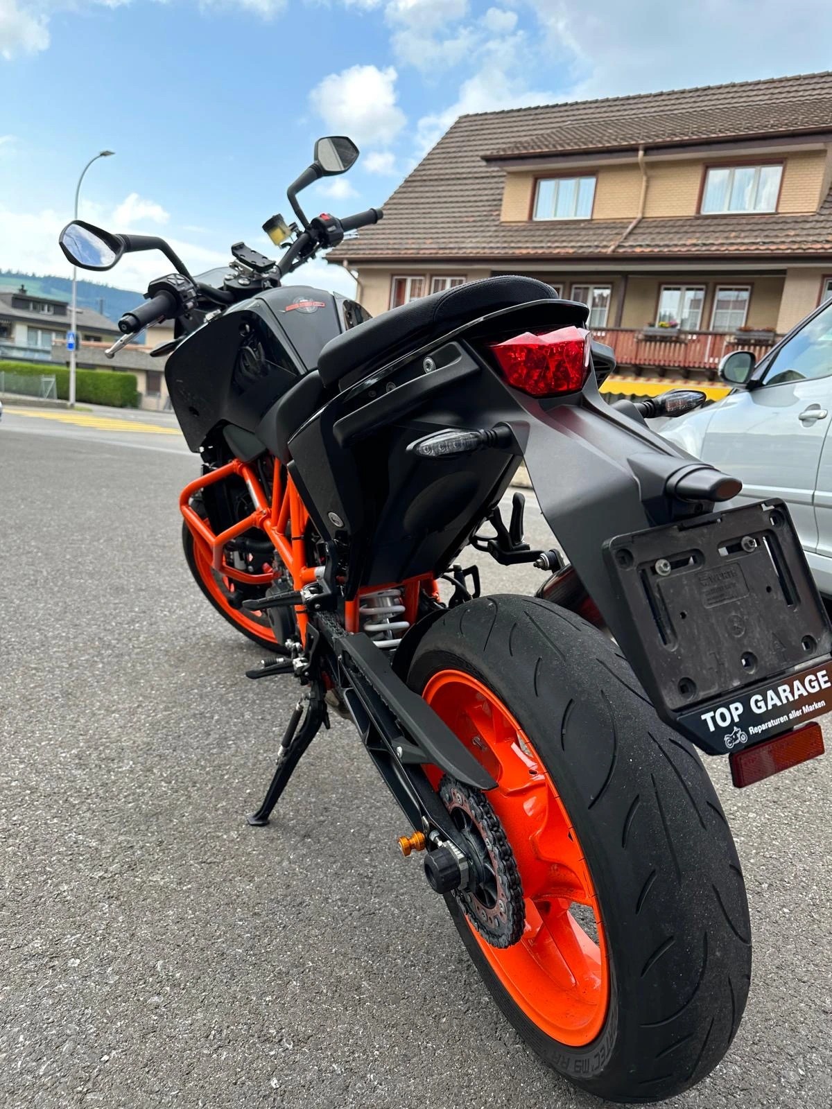KTM 690 Duke R ABS-image-1