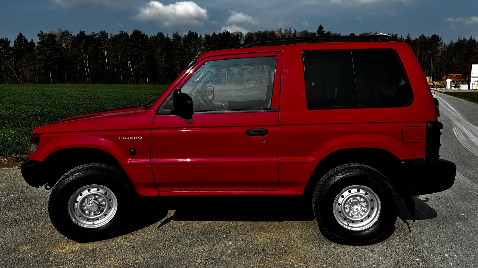 MITSUBISHI PAJERO
