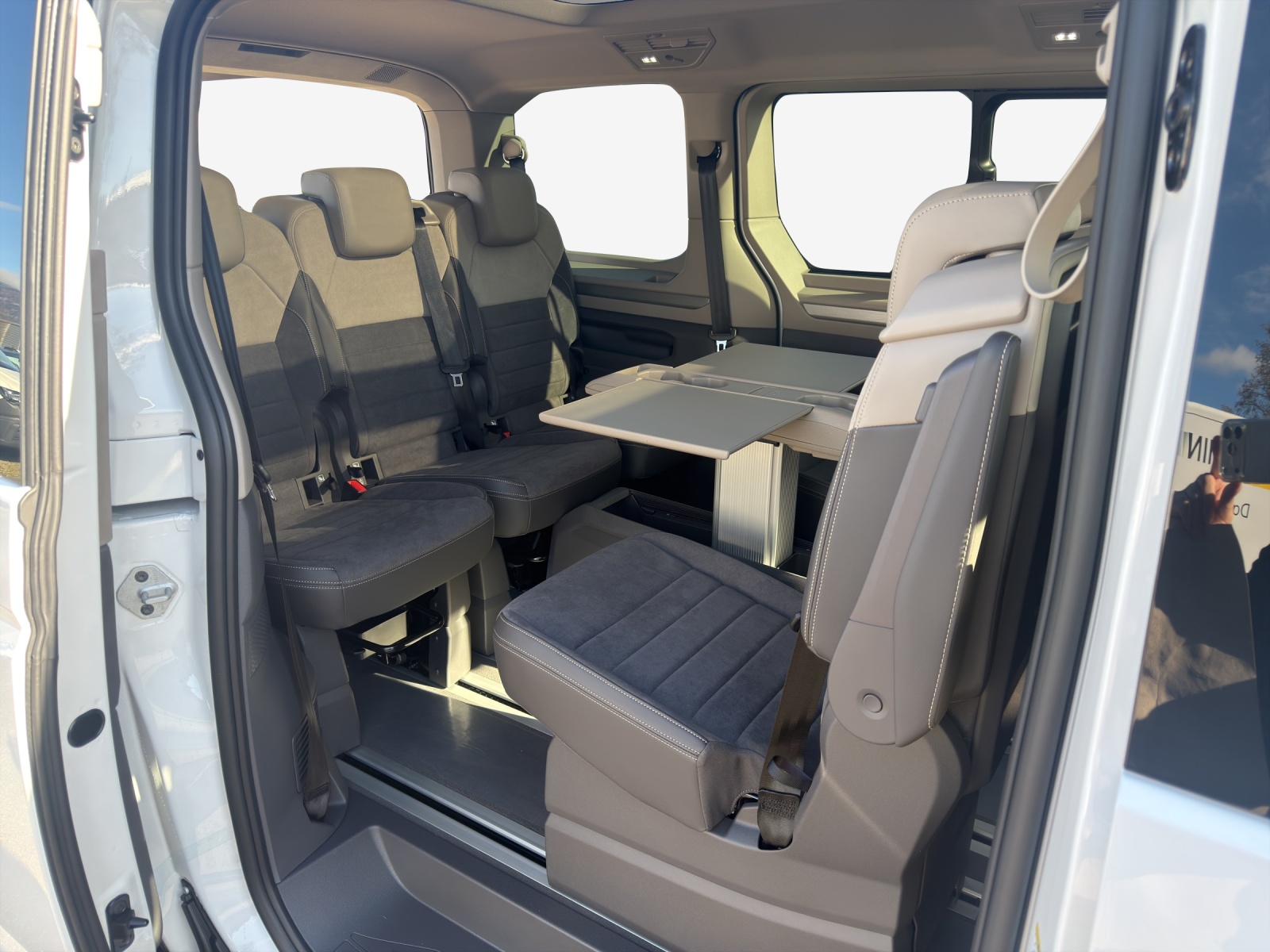 VW Multivan Life Edition kurz 150 2.0 TDI-image-13